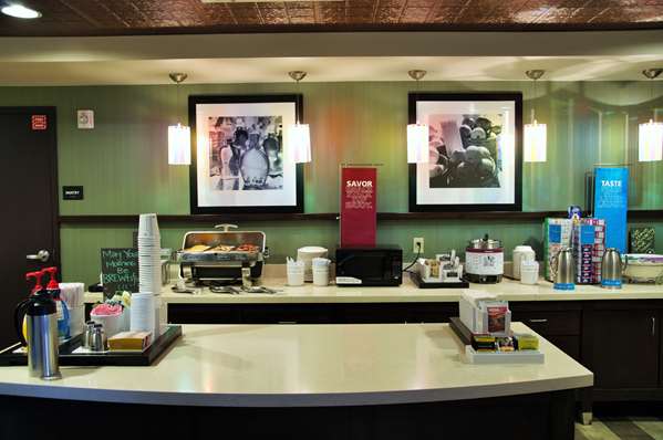 Restaurant - Hampton Inn & Suites Uptown Cincinnati - I-71, Exit 3 & 3B
