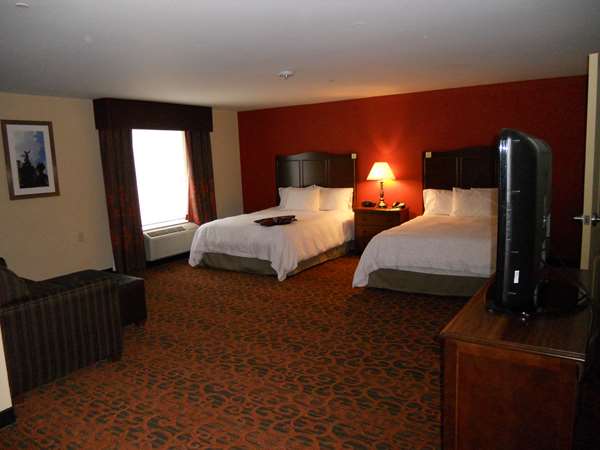  - Hampton Inn & Suites Uptown Cincinnati - I-71, Exit 3 & 3B