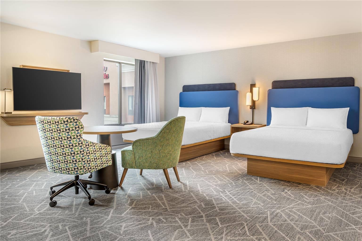 Hampton Inn & Suites Uptown-University