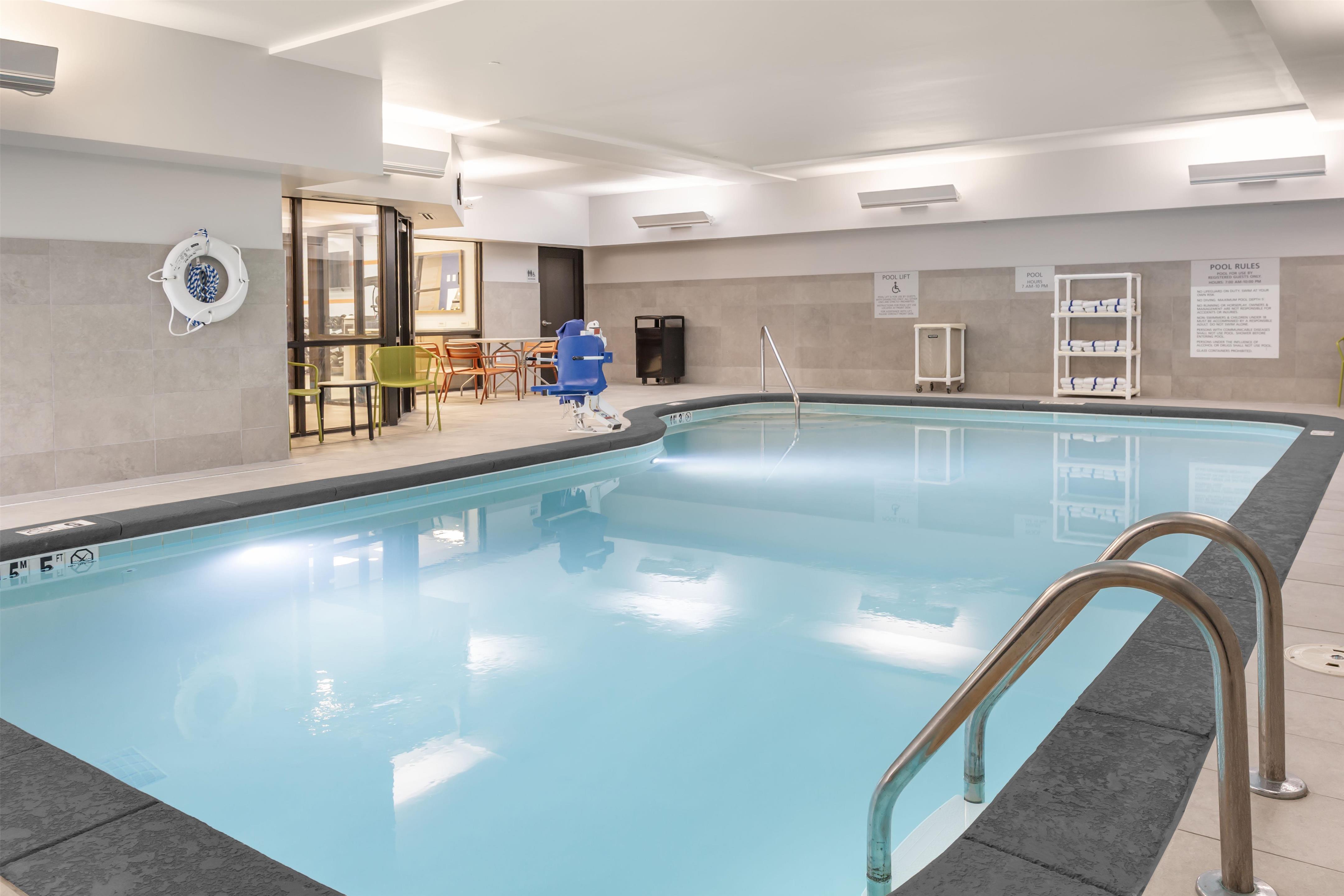 Pool | Hampton Inn & Suites Cincinnati/Uptown-University Area