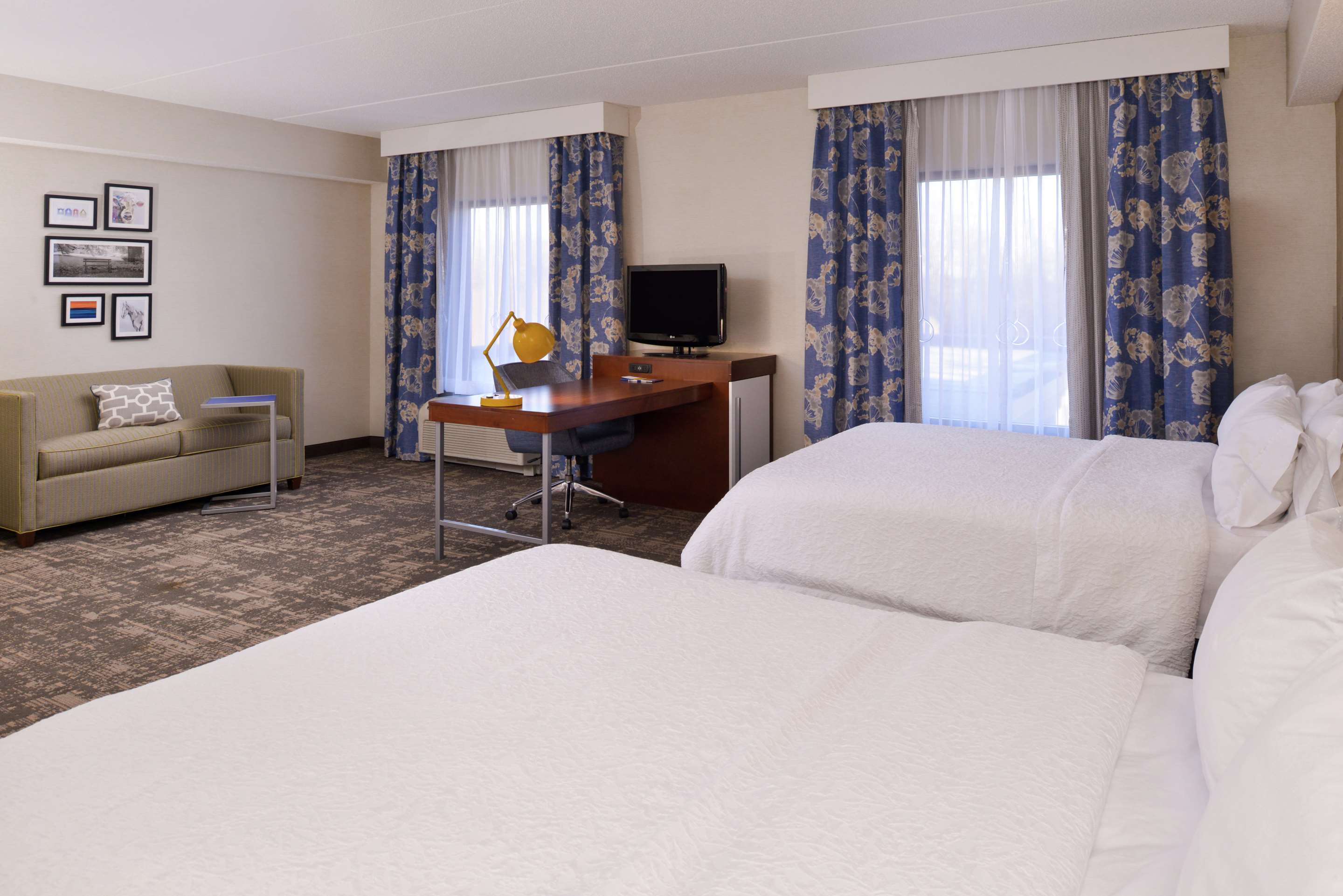 Guest room
