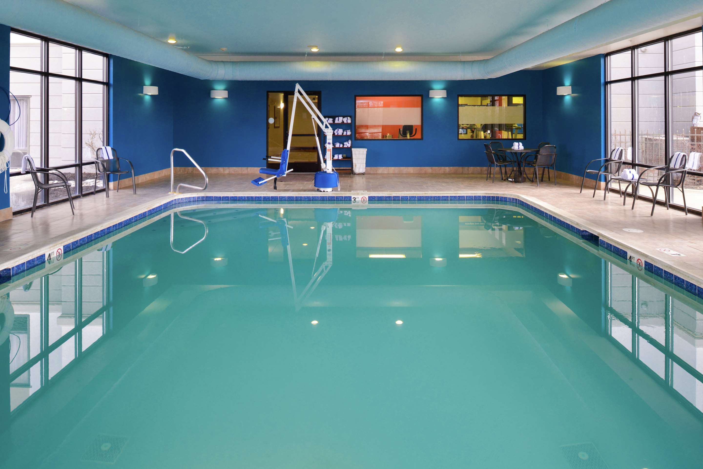 Pool | Hampton Inn & Suites Wilmington