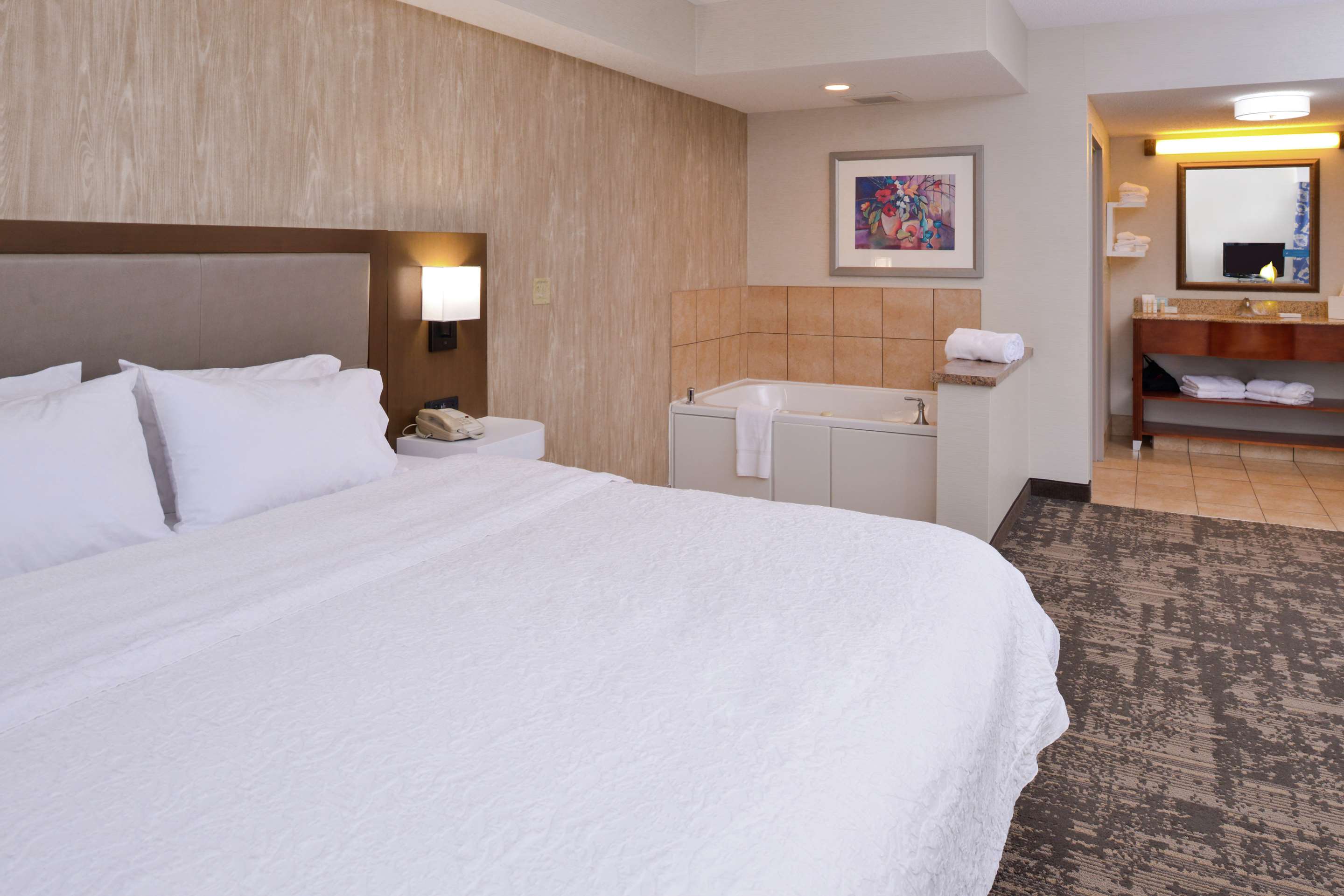 Guest room bath