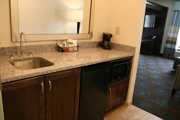  - Hampton Inn & Suites Wilder - I-275, Exit 77