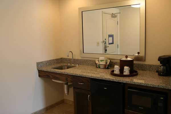  - Hampton Inn & Suites Wilder - I-275, Exit 77