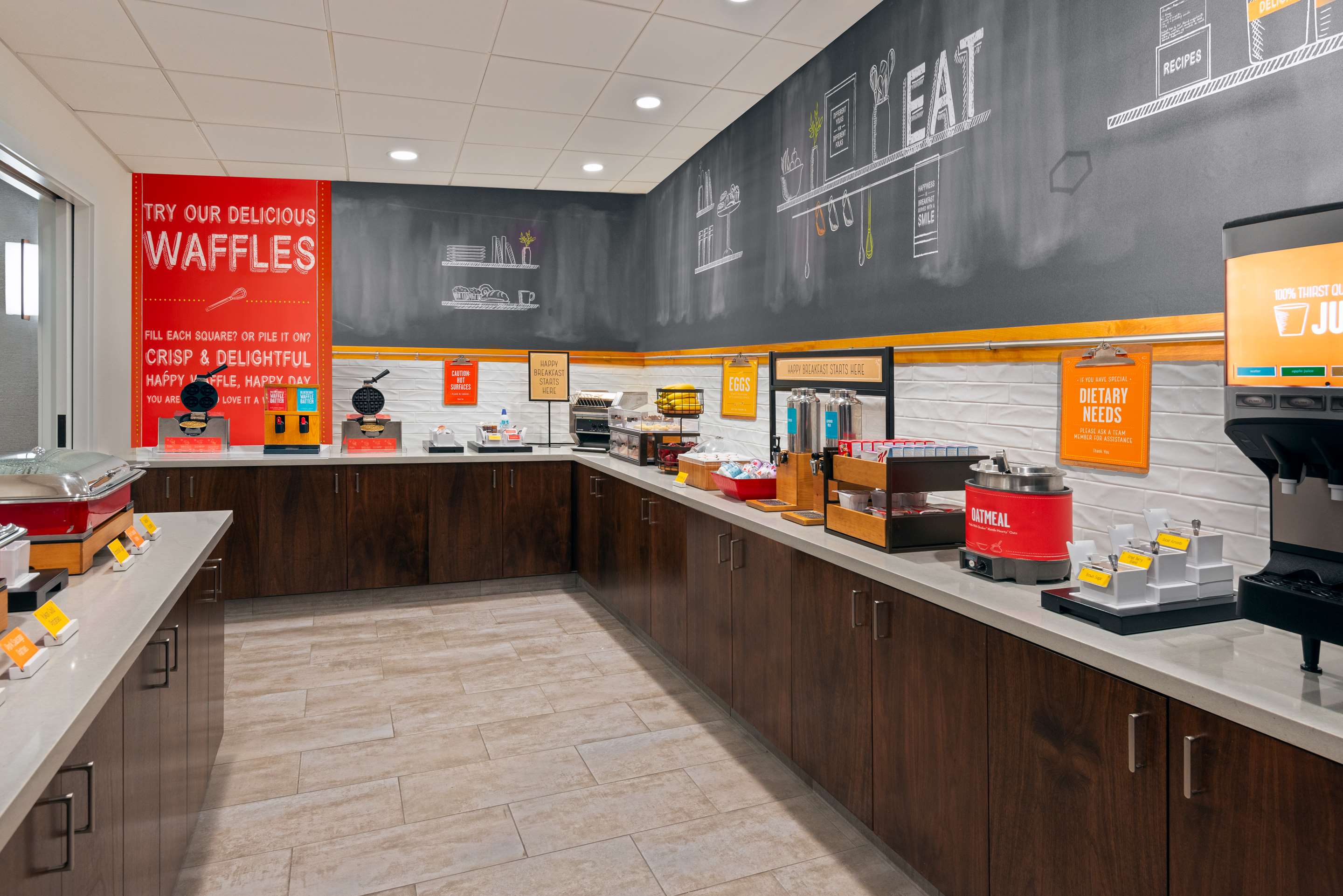Breakfast Area | Hampton Inn Coventry - Warwick Area