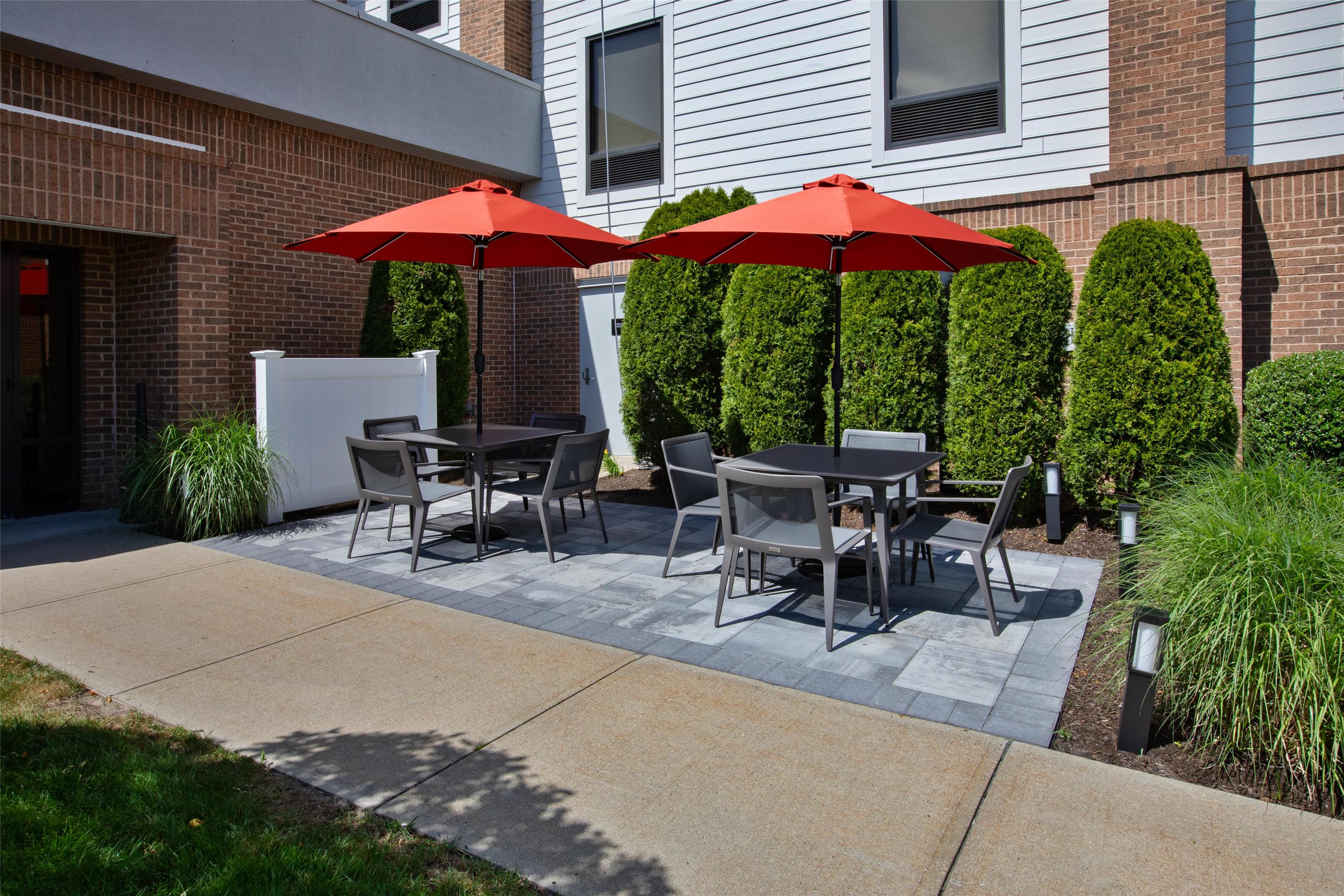 Exterior | Hampton Inn Coventry - Warwick Area