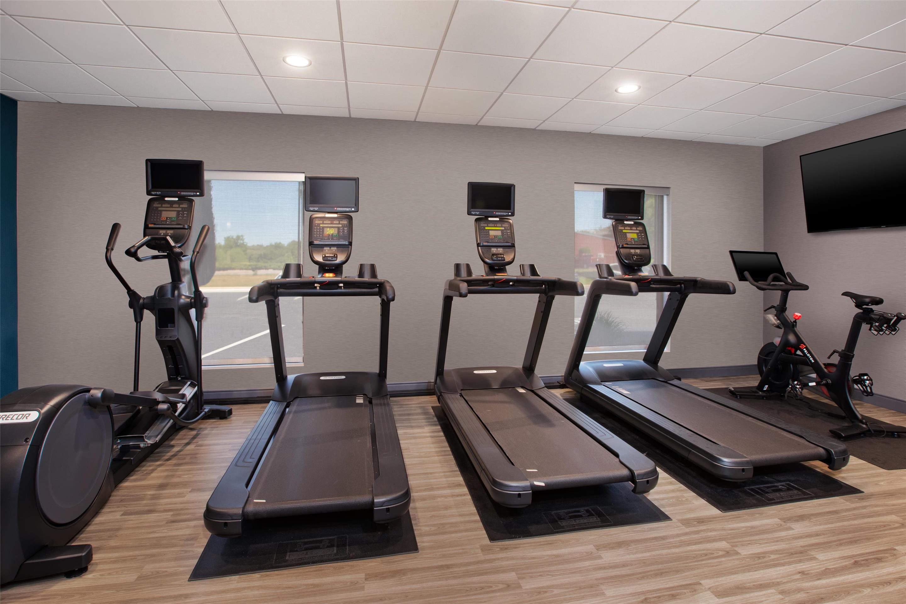 Health club fitness center gym | Hampton Inn Coventry - Warwick Area