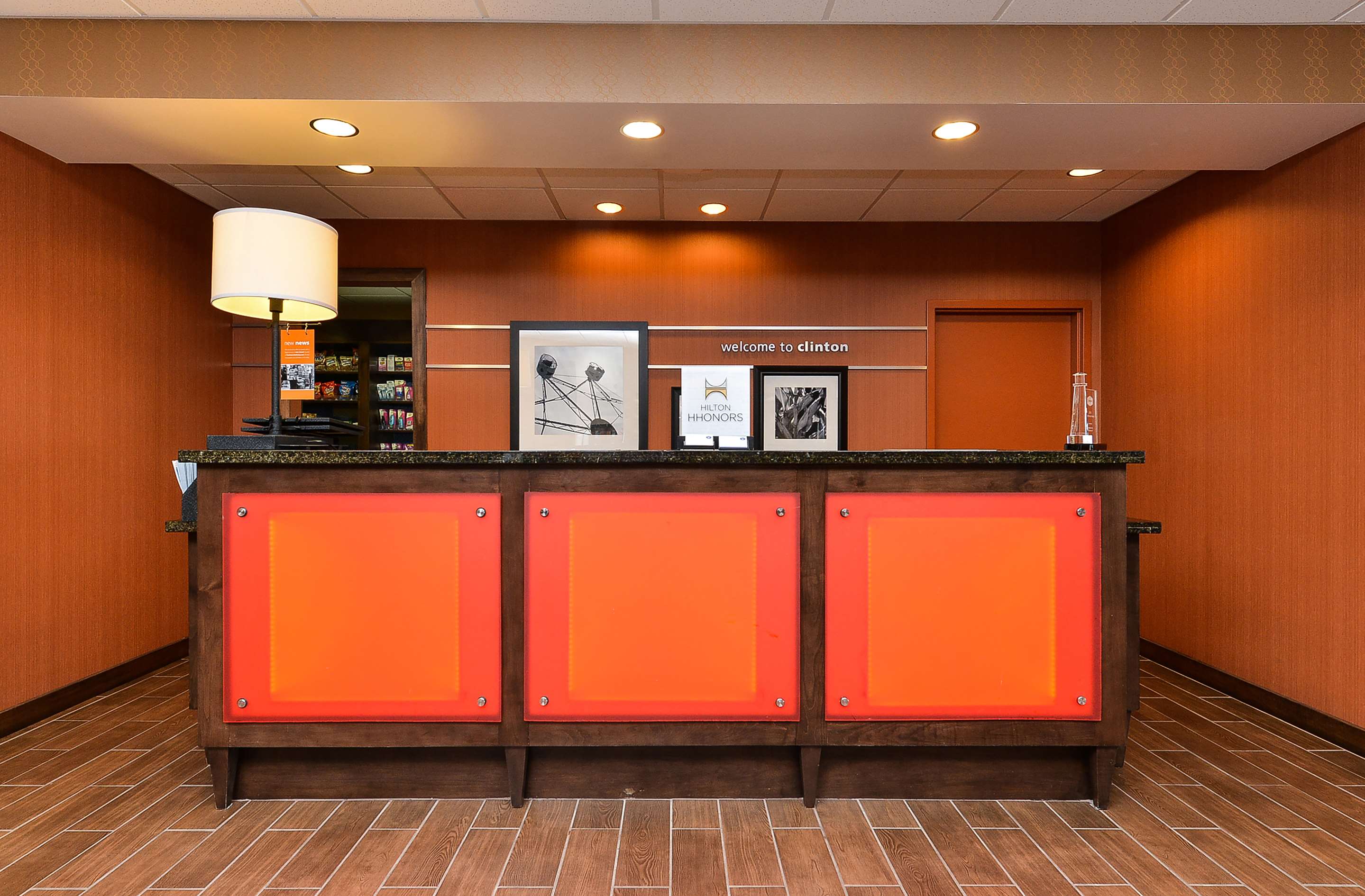 Reception | Hampton Inn Clinton, IA