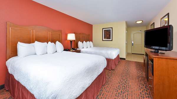  - Hampton Inn Clinton