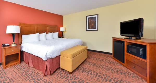  - Hampton Inn Clinton