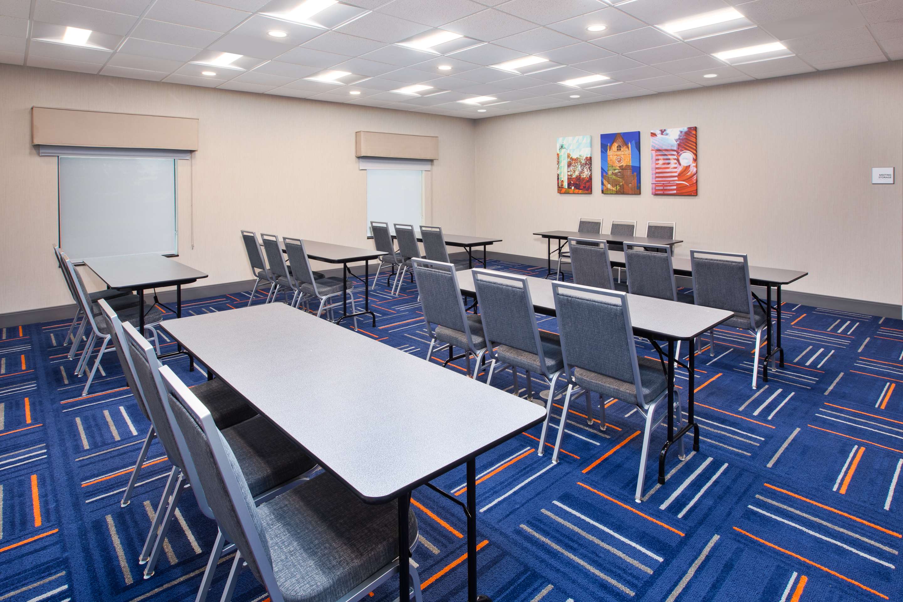 Meeting Room | Hampton Inn Clinton, IA
