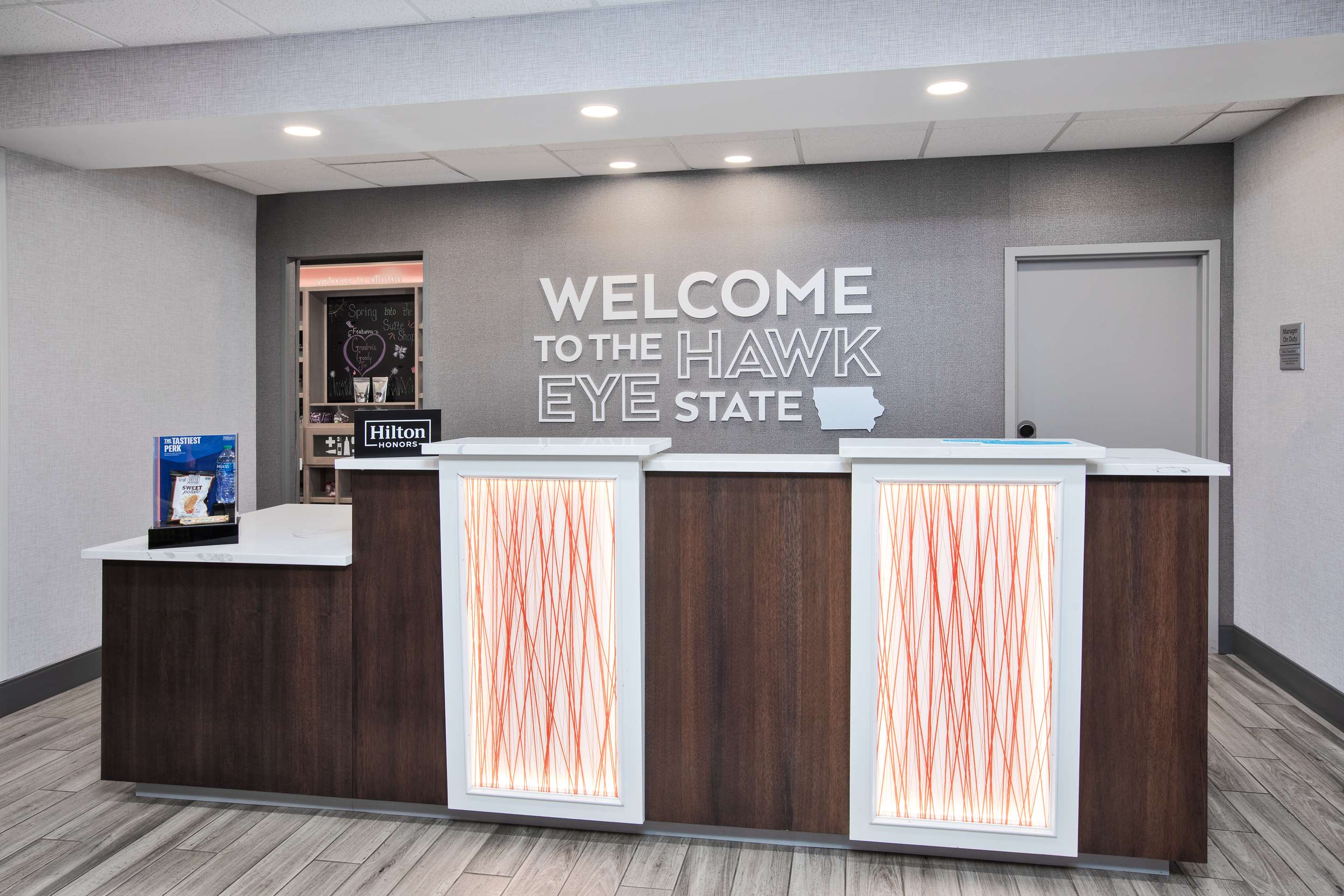 Reception | Hampton Inn Clinton, IA