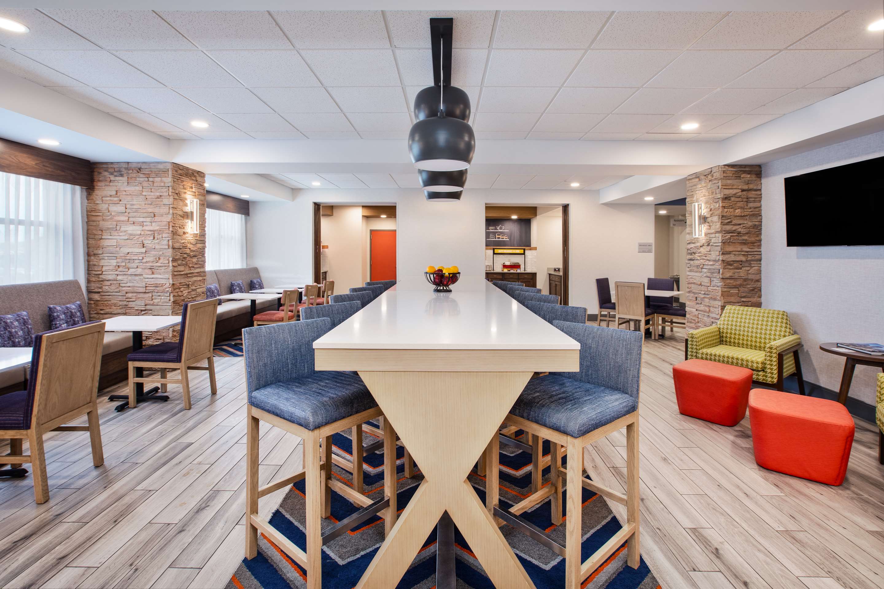 Restaurant | Hampton Inn Clinton, IA