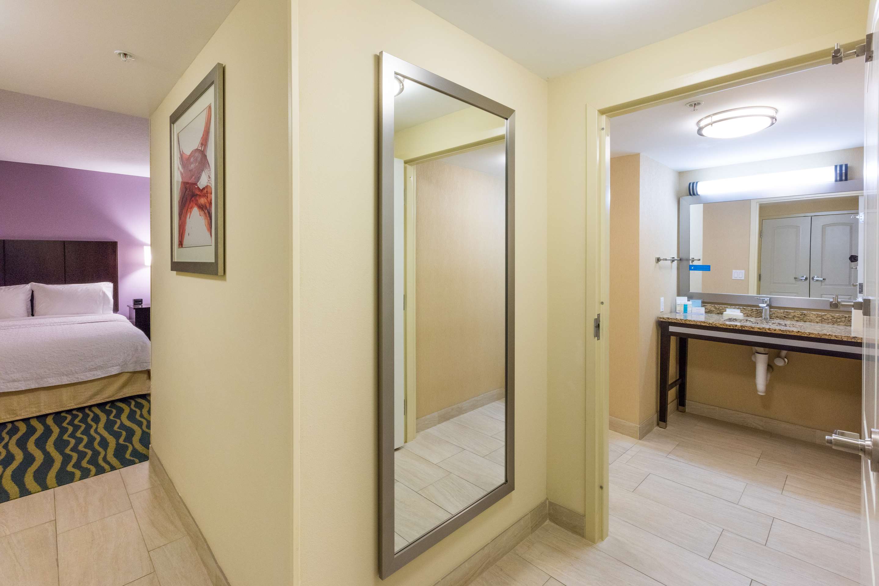 Guest room bath