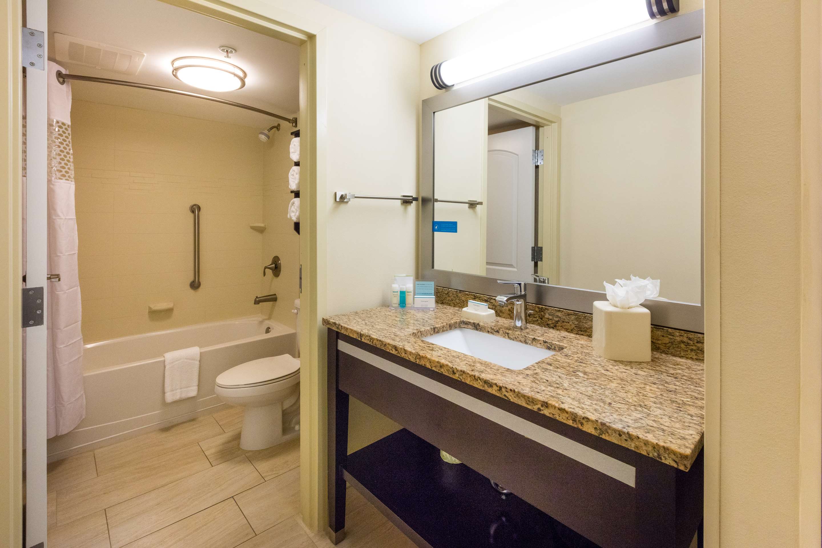 Guest room bath