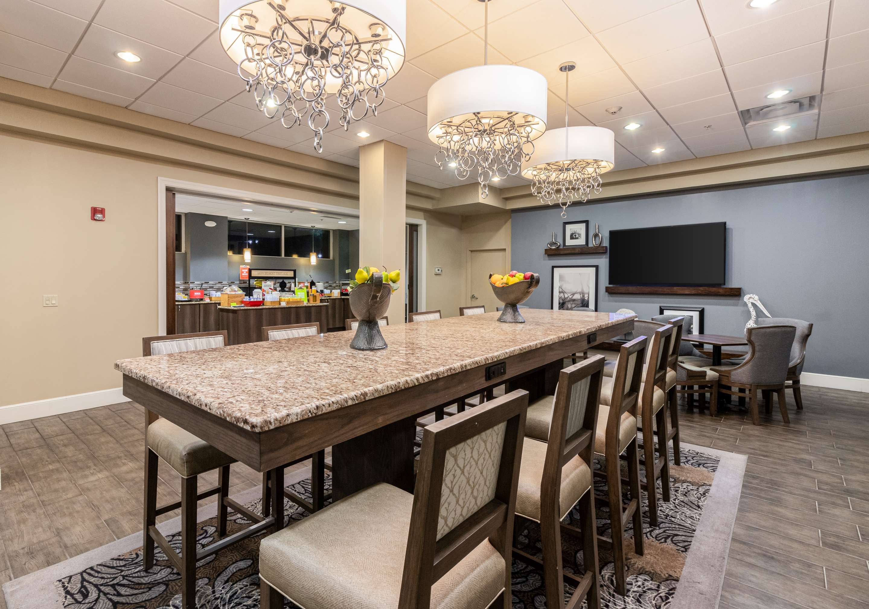 Breakfast Area | Hampton Inn Daytona Shores-Oceanfront