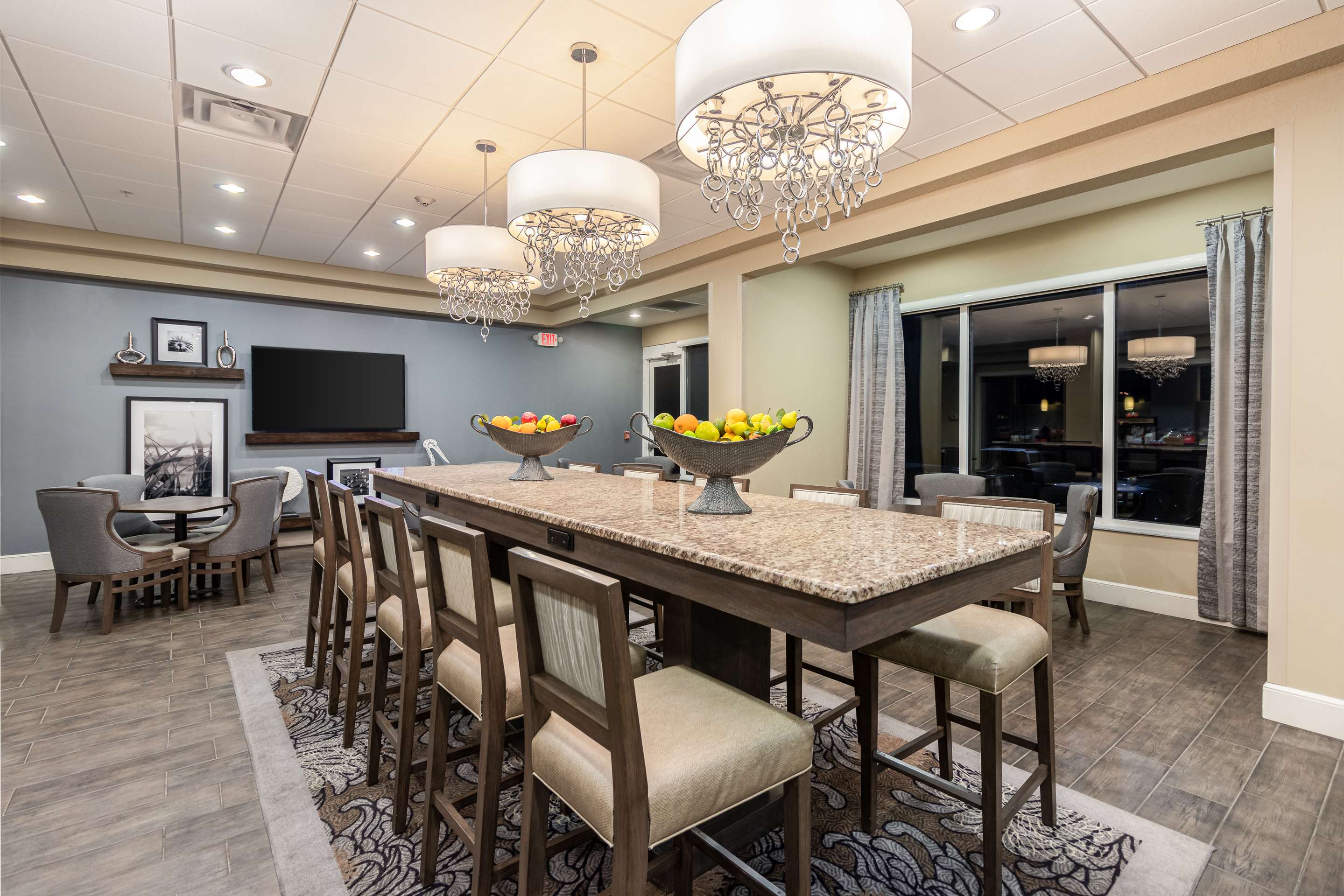 Breakfast Area | Hampton Inn Daytona Shores-Oceanfront