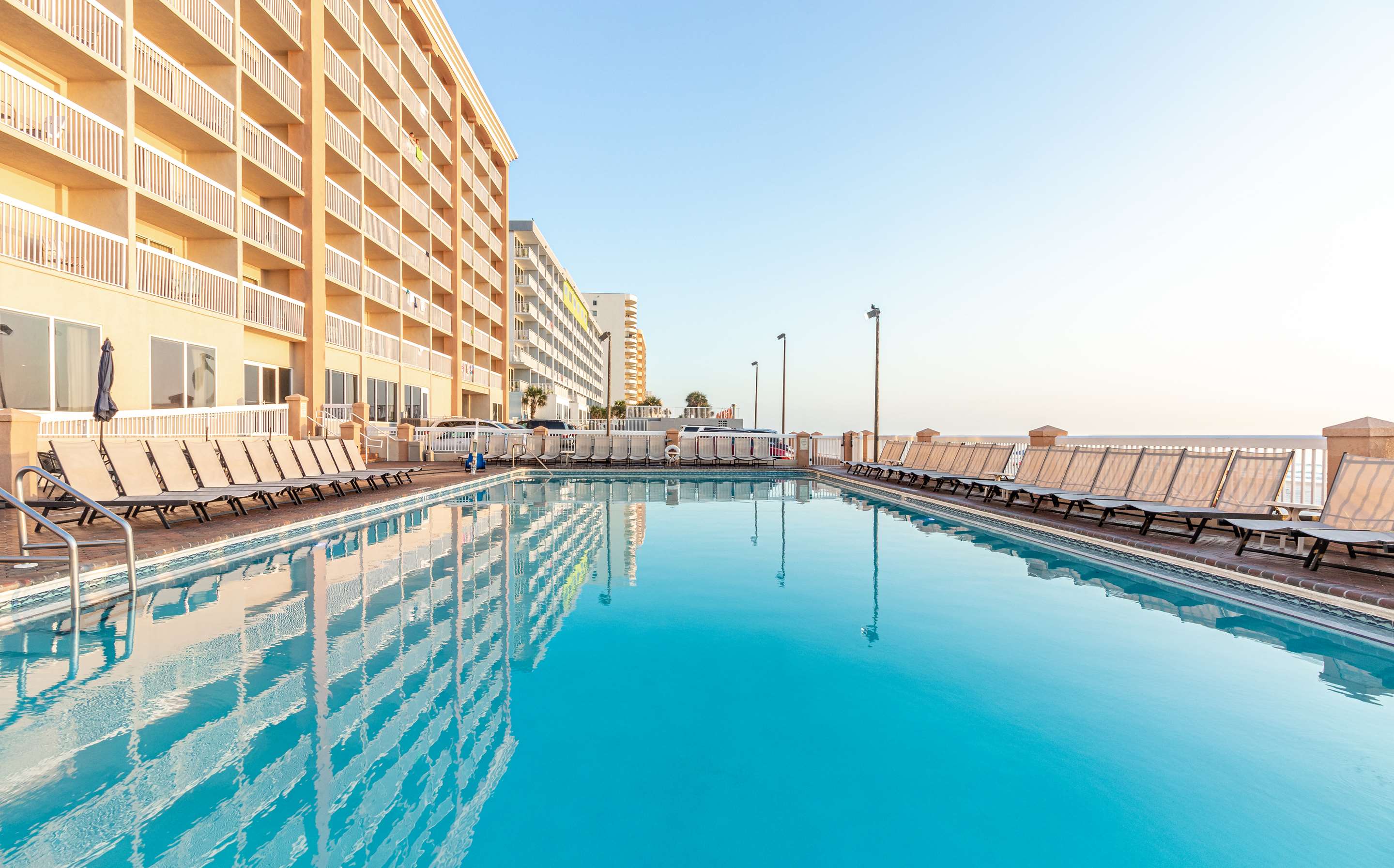 Pool | Hampton Inn Daytona Shores-Oceanfront