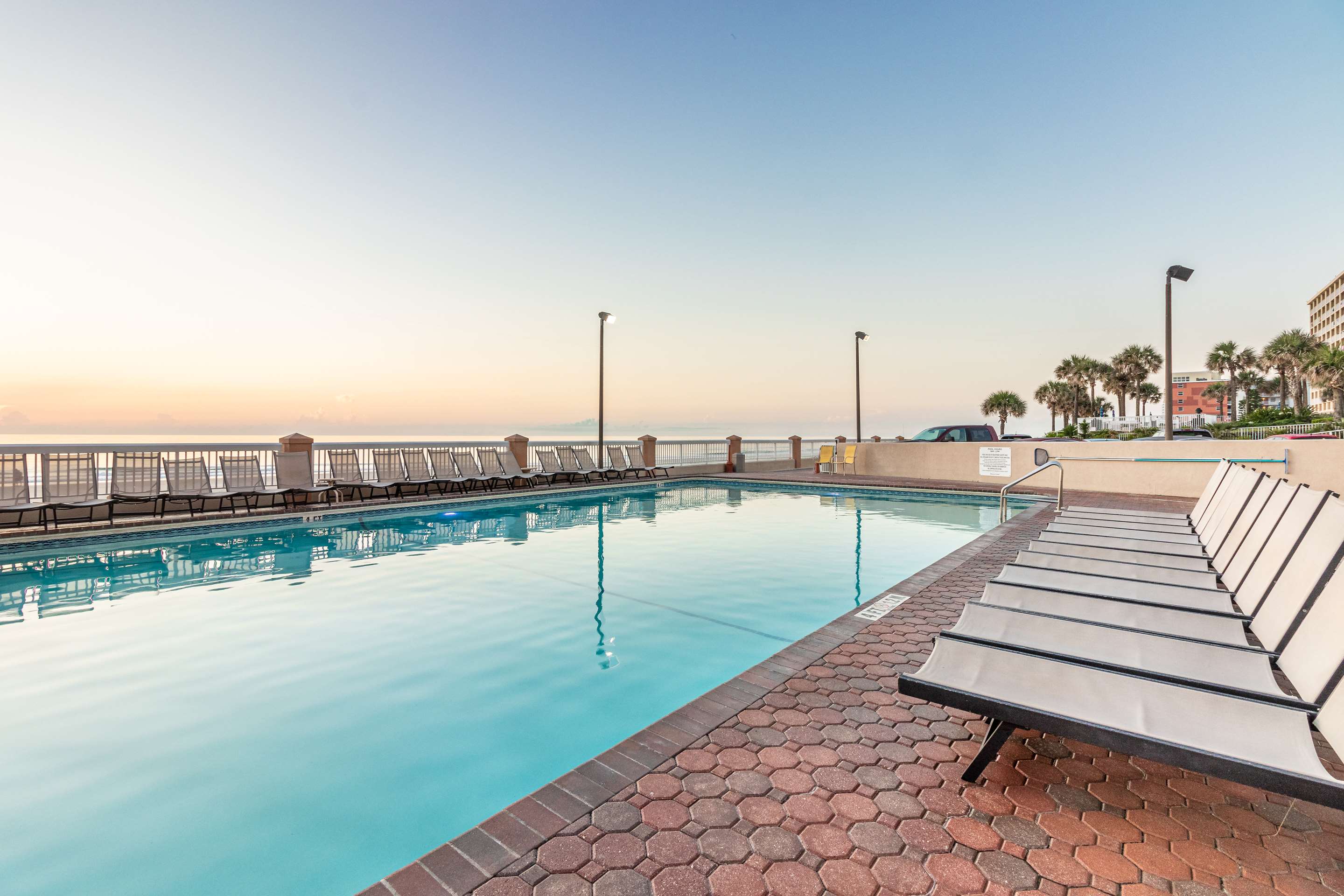 Pool | Hampton Inn Daytona Shores-Oceanfront