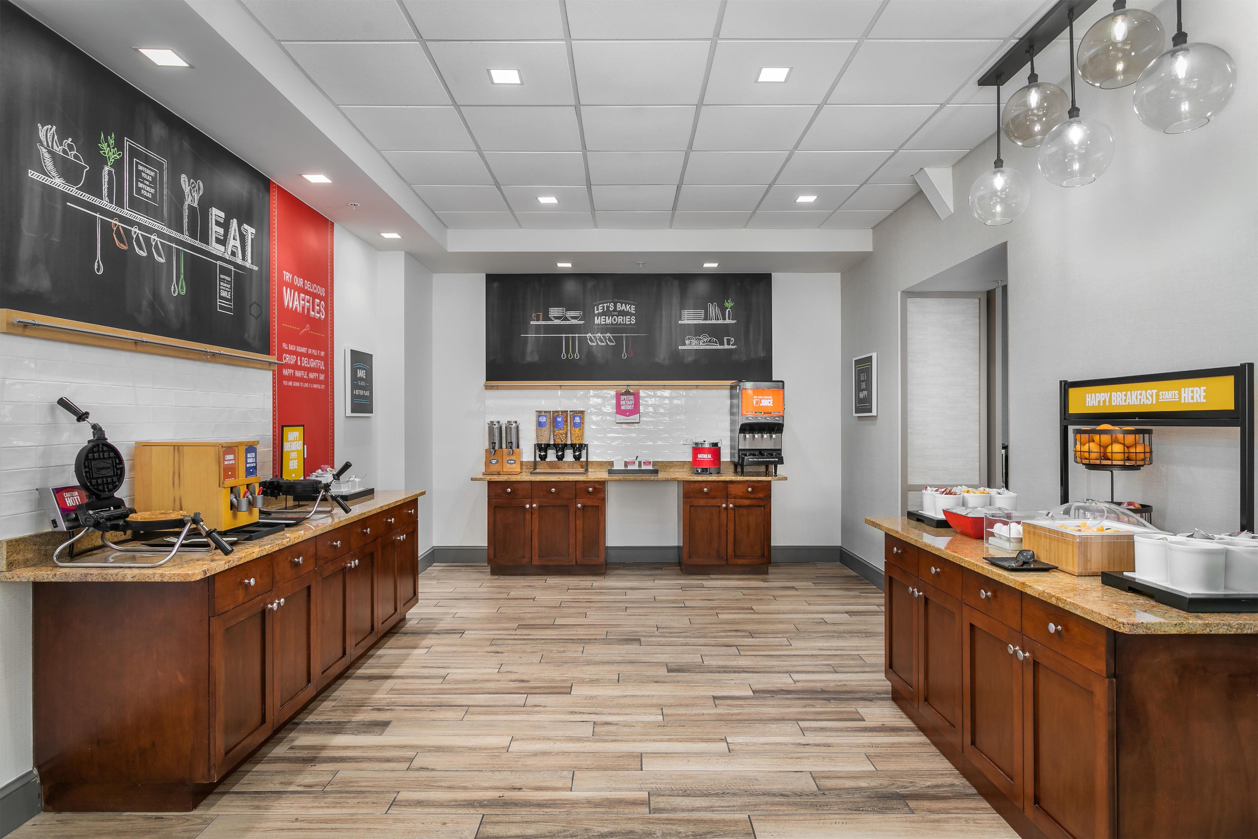 Breakfast Area | Hampton Inn New Smyrna Beach