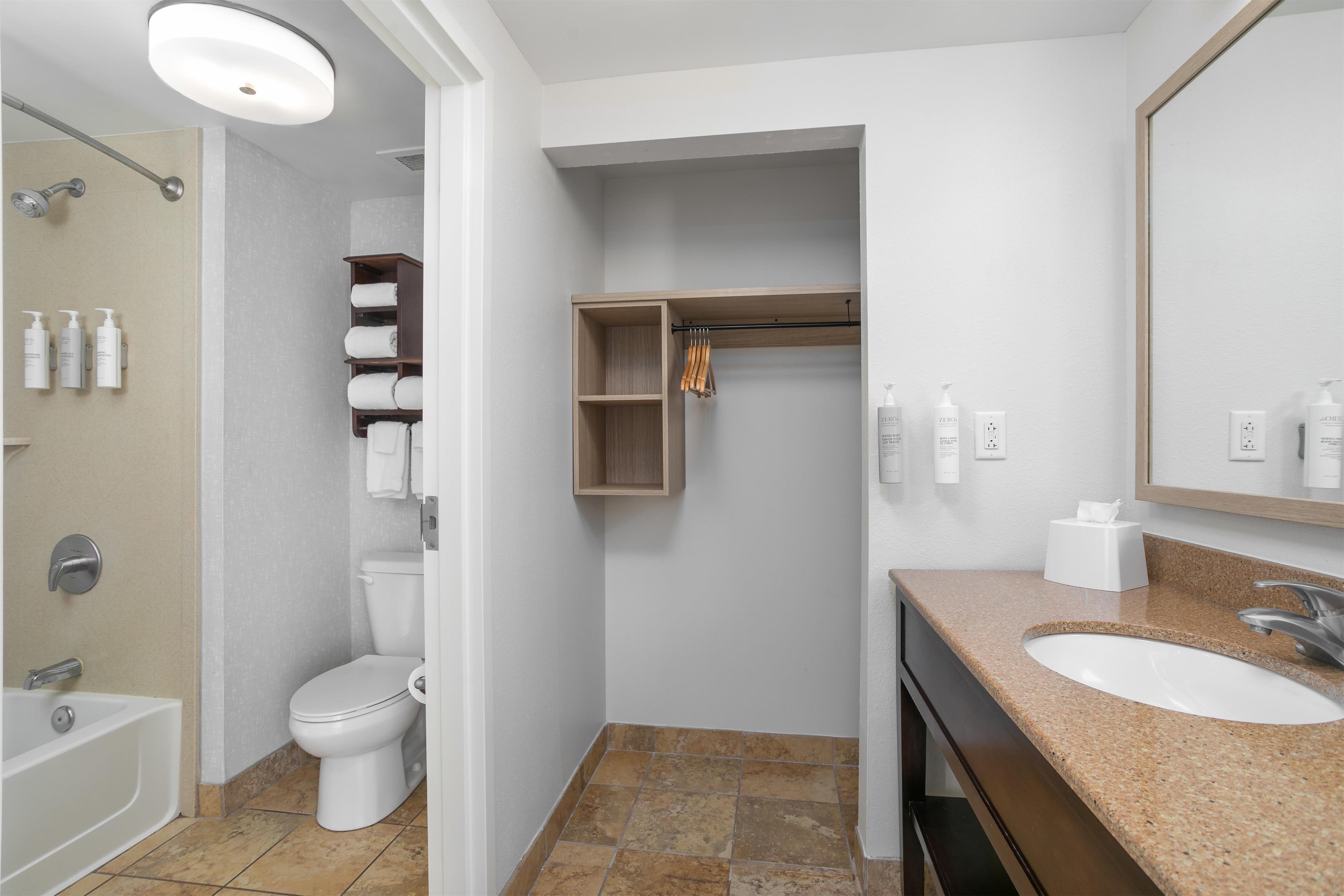Guest room bath
