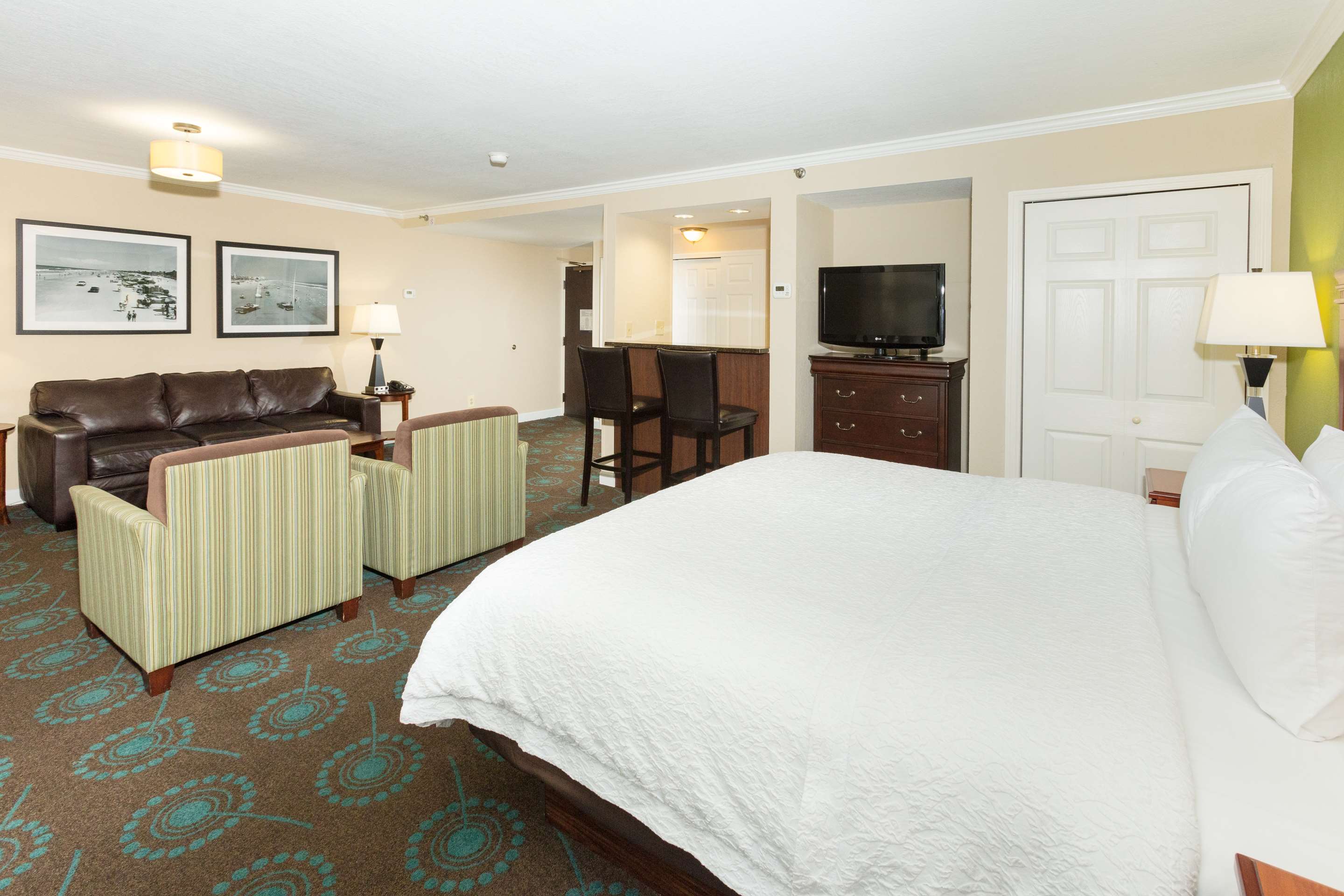 Guest room
