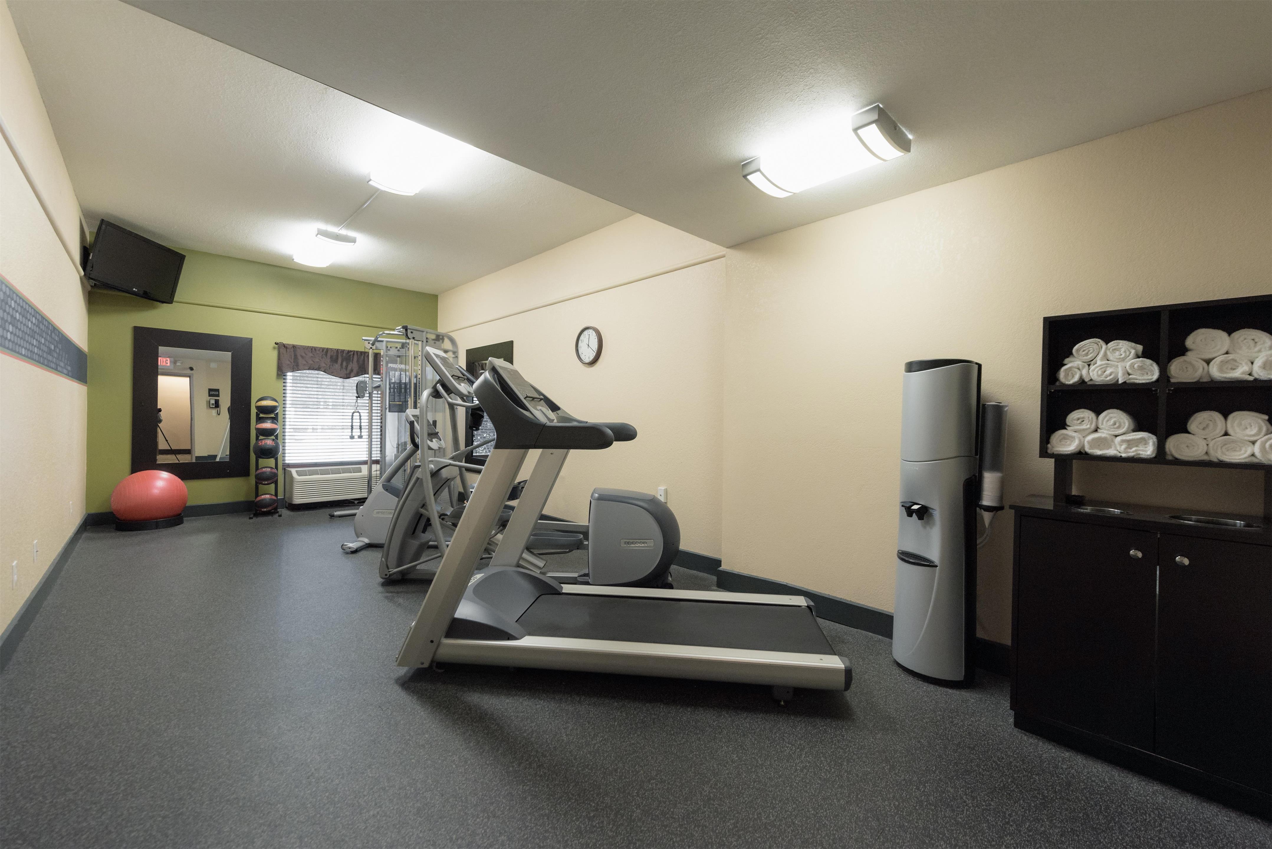 Health club fitness center gym | Hampton Inn Brooksville Dade