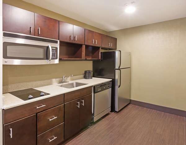  - Homewood Suites by Hilton Downtown Dallas - I-35, Exit 428C