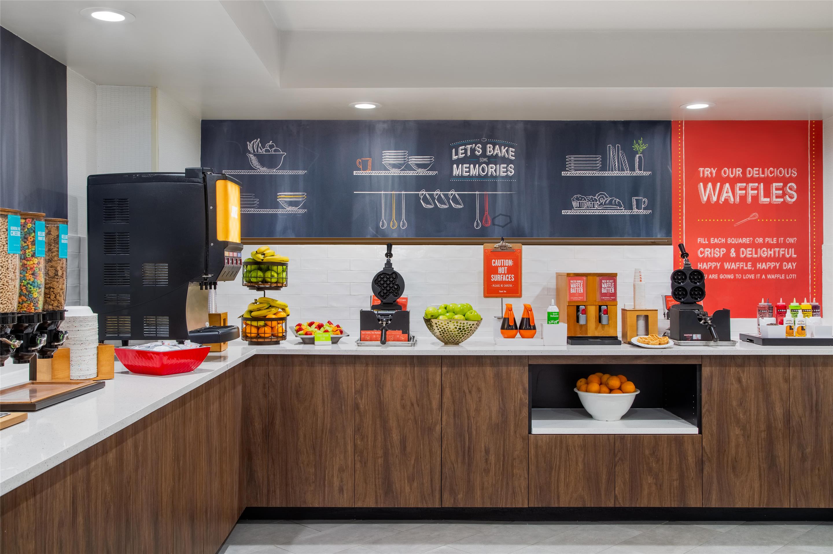 Breakfast Area | Hampton Inn & Suites Dallas Arlington N Entertainment Dist.