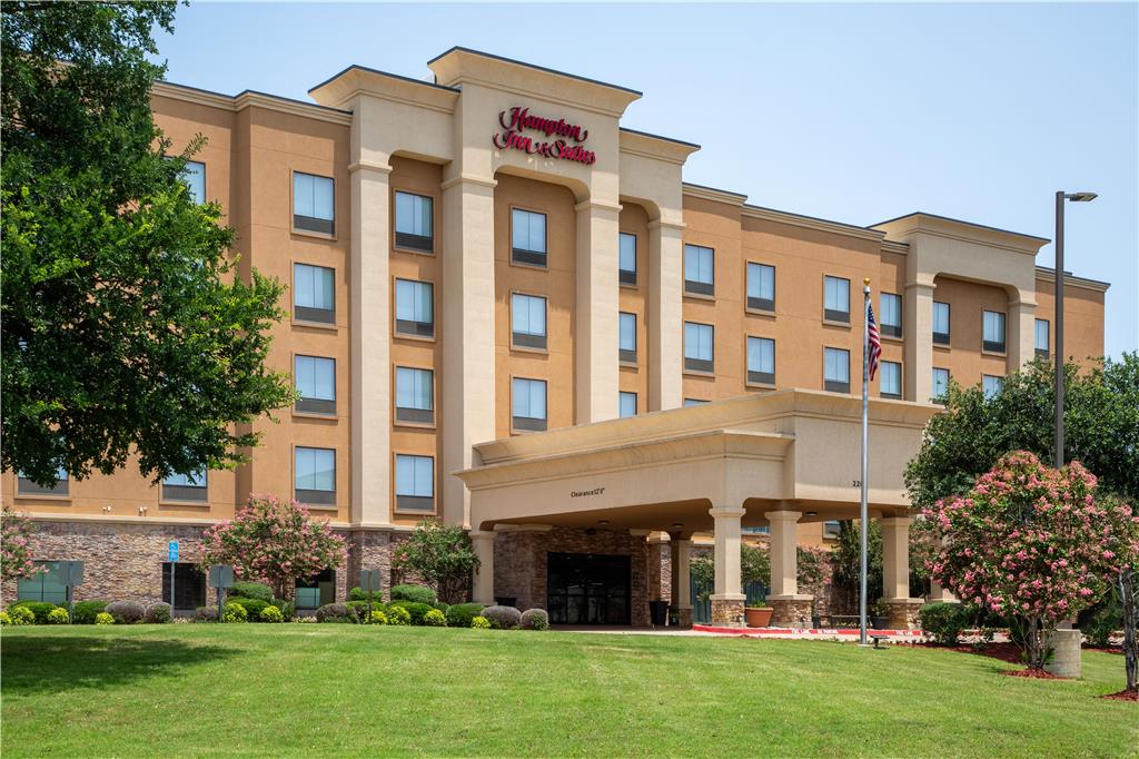 Hampton Inn & Suites Arlington North