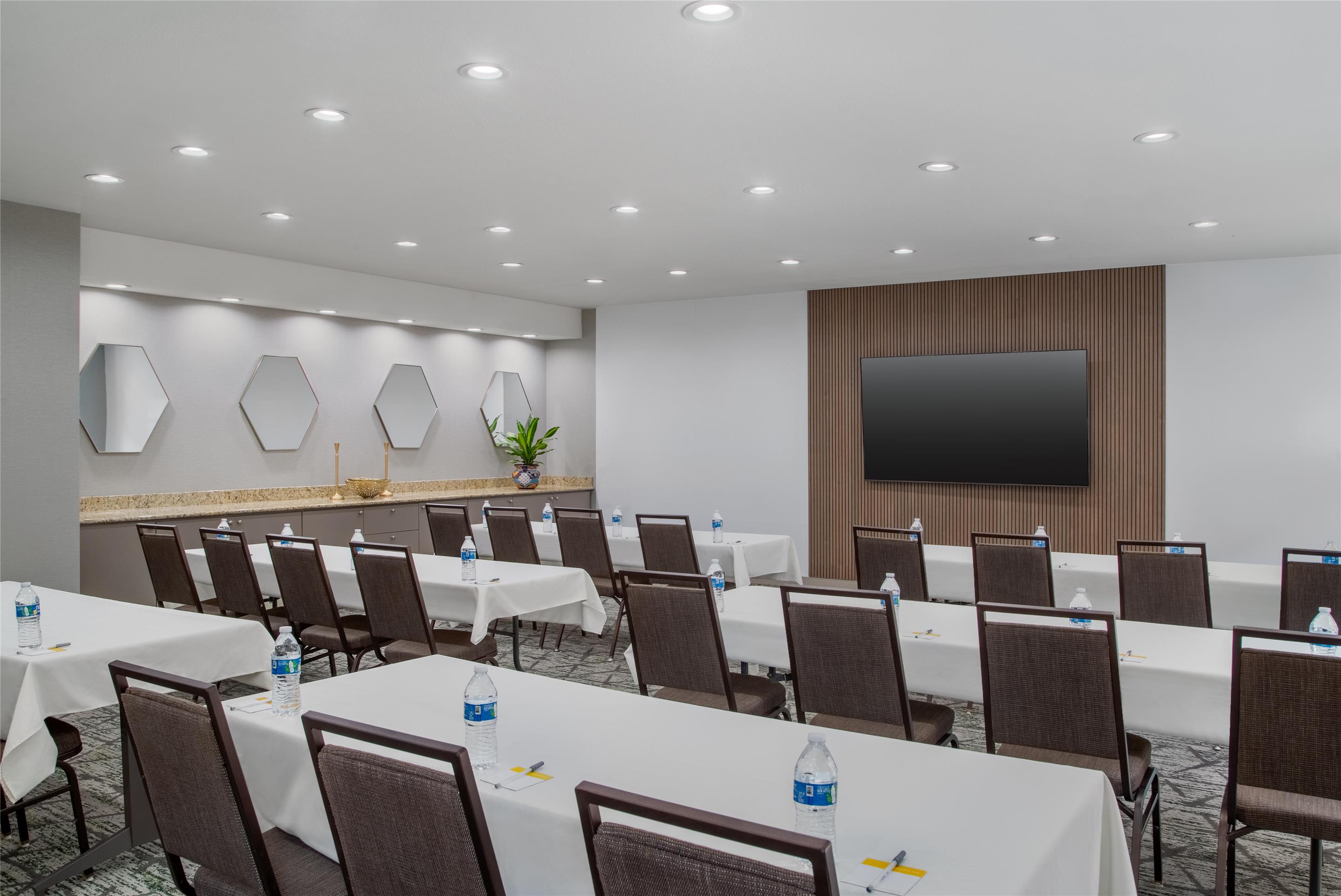 Meeting Room | Hampton Inn & Suites Dallas Arlington N Entertainment Dist.