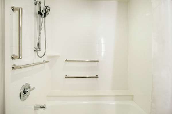  - Hampton Inn & Suites Legacy Park Frisco