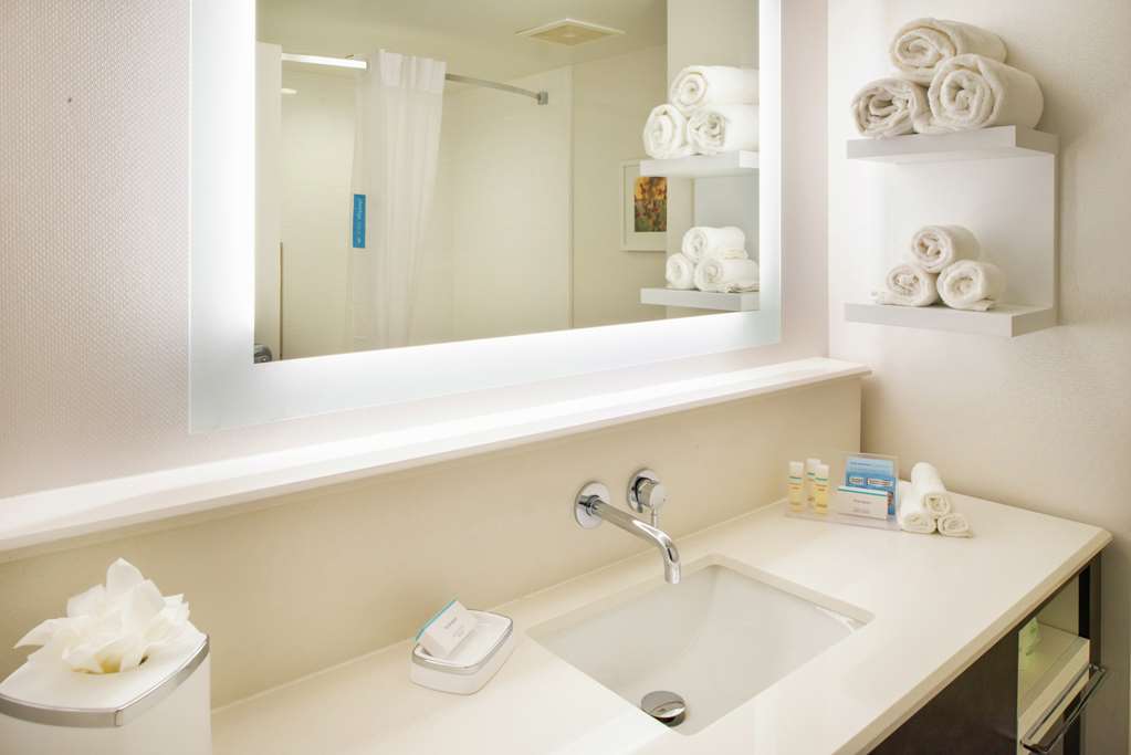 Hampton Inn & Suites by Hilton Legacy Park-Frisco Room Type - 2 QNS HEARING ACC NOSMOK