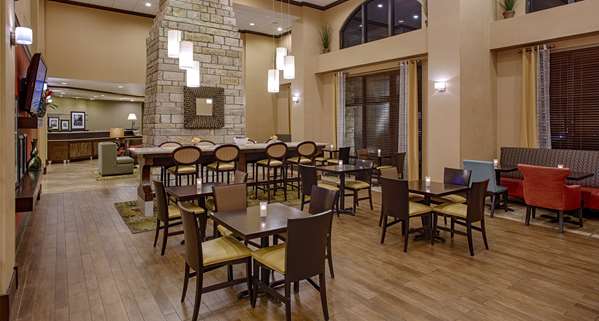 Restaurant - Hampton Inn & Suites Legacy Park Frisco