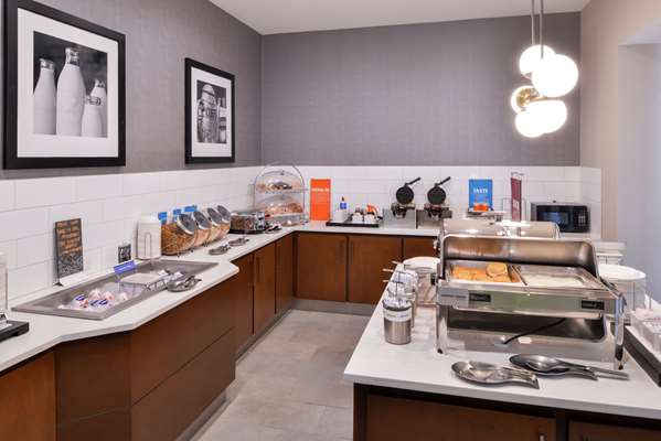 Amenities - Hampton Inn & Suites Legacy Park Frisco