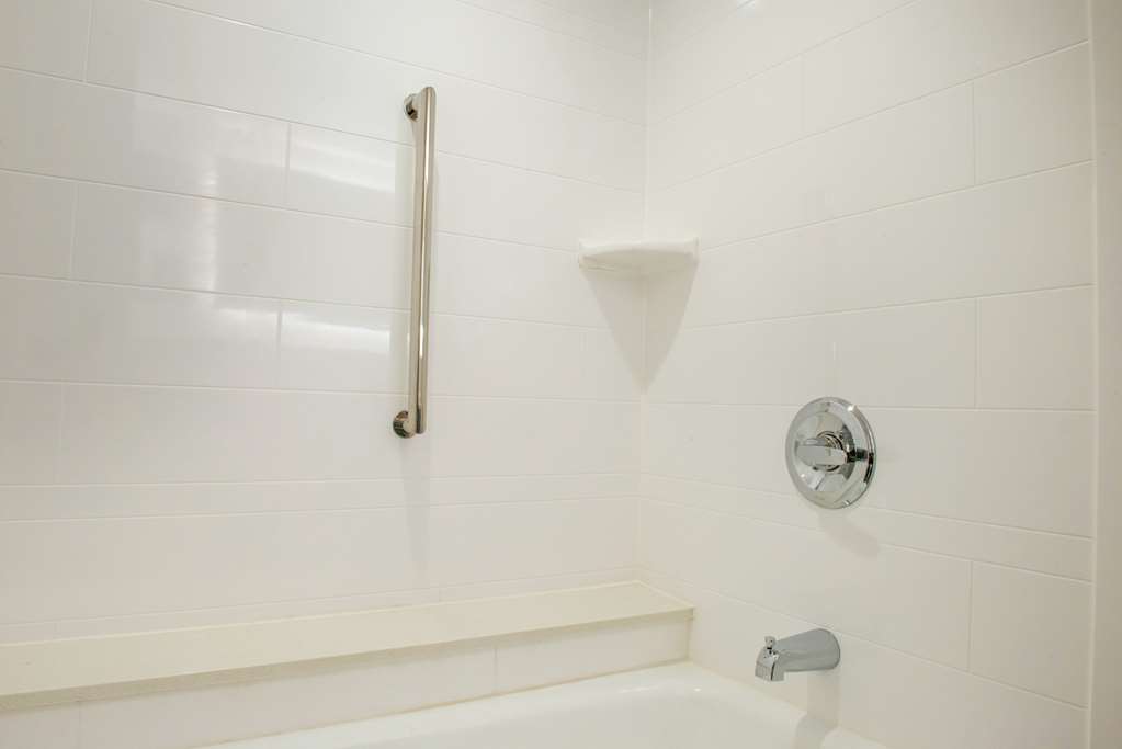 Hampton Inn & Suites Legacy Park/Frisco TX-guestroom-Guest Room,Bathroom,On-Site.jpg