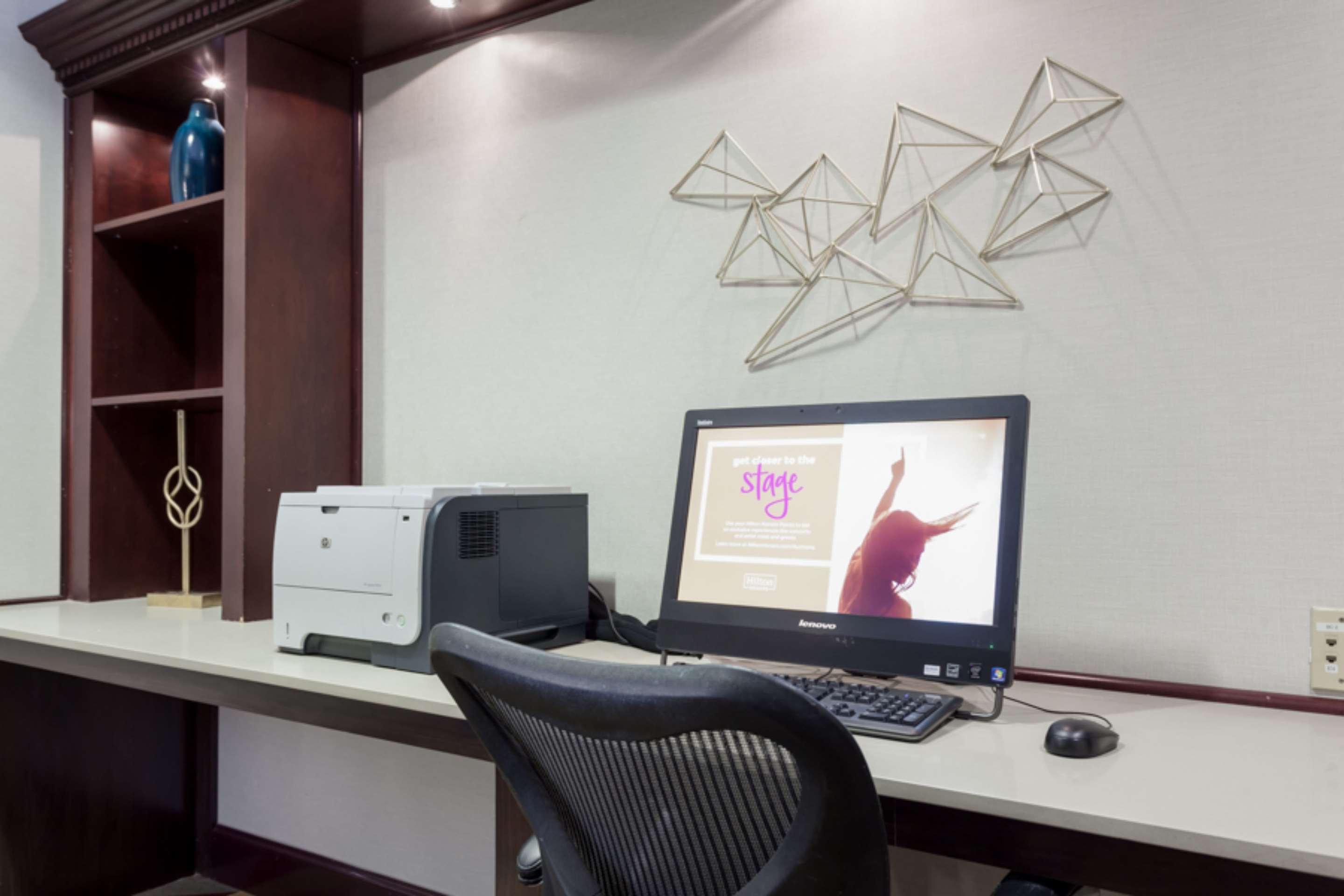 Business Center | Hampton Inn & Suites Dallas-DFW Airport North-Grapevine