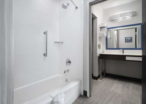  - Hampton Inn DFW Airport Hurst