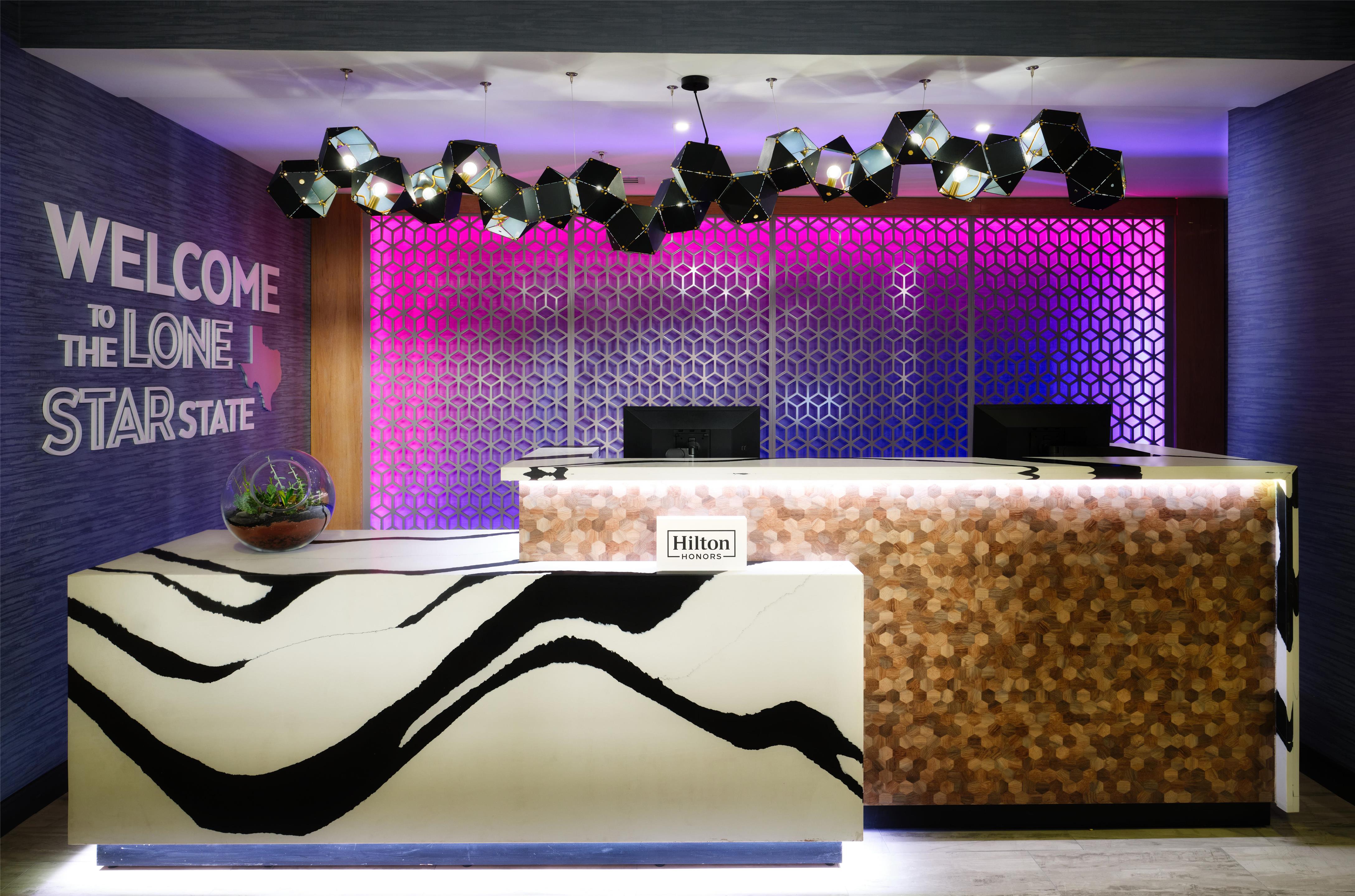 Reception | Hampton Inn & Suites Dallas-DFW ARPT W-SH 183 Hurst