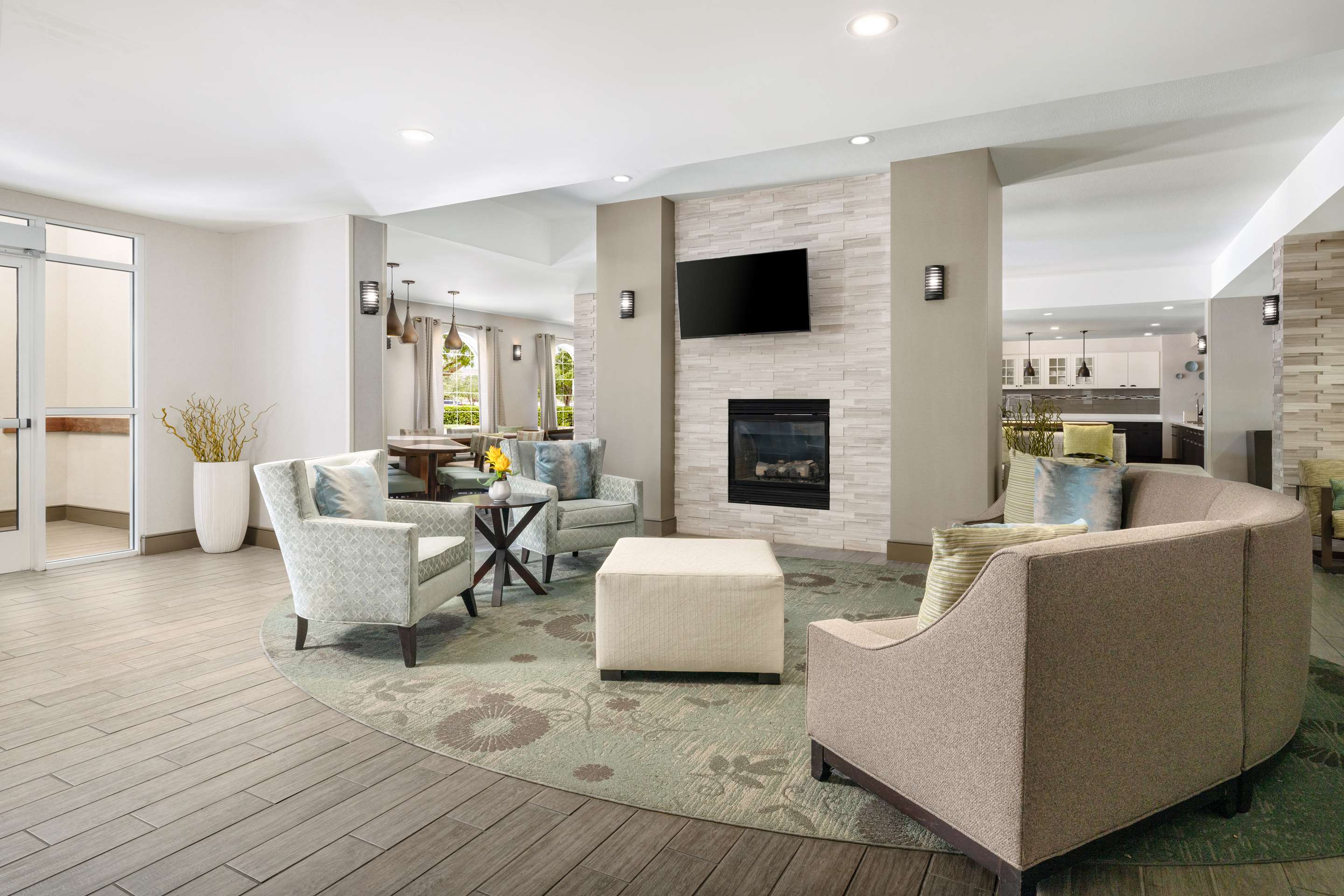 Lobby | Homewood Suites by Hilton Dallas-DFW Airport N-Grapevine
