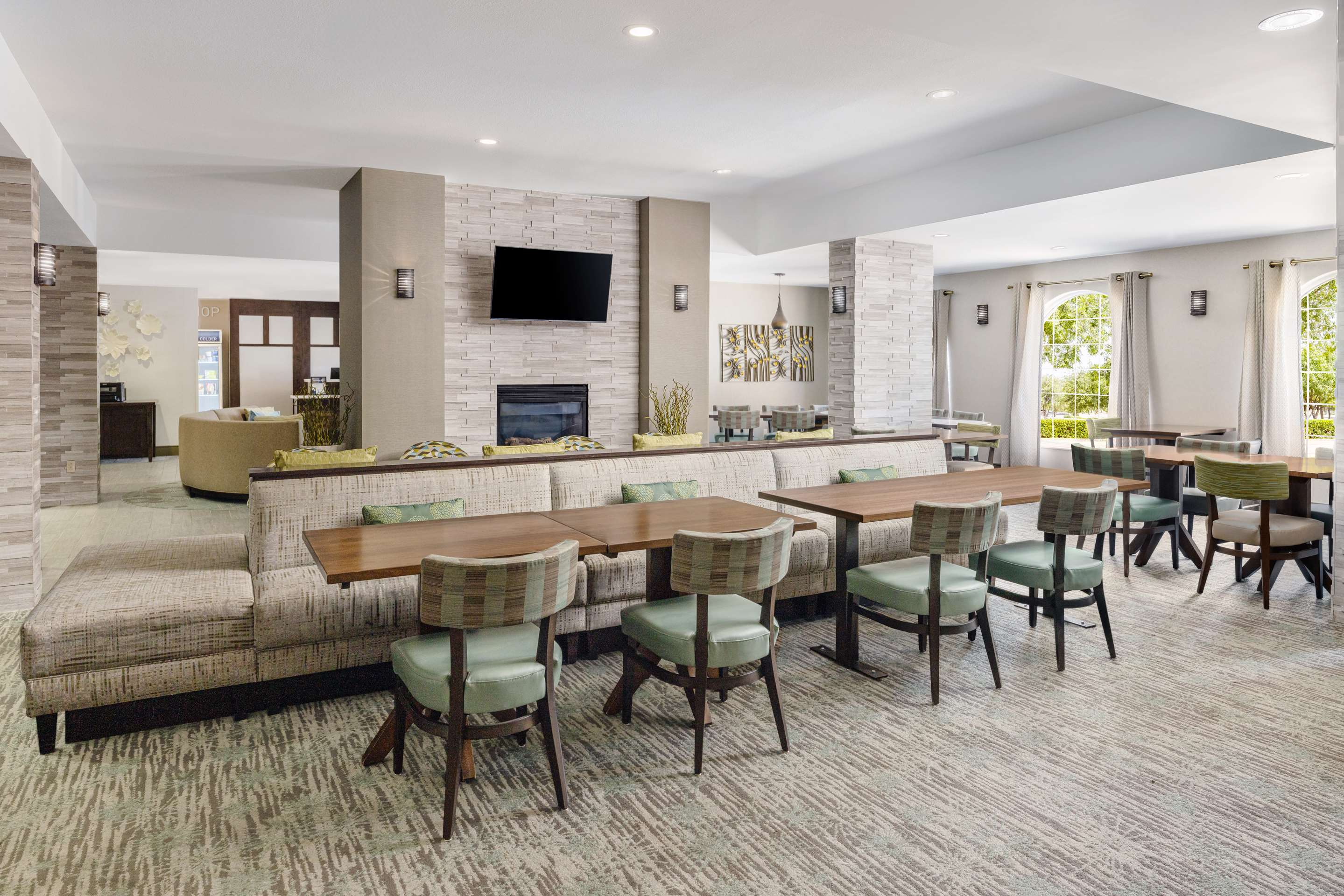 Lobby | Homewood Suites by Hilton Dallas-DFW Airport N-Grapevine