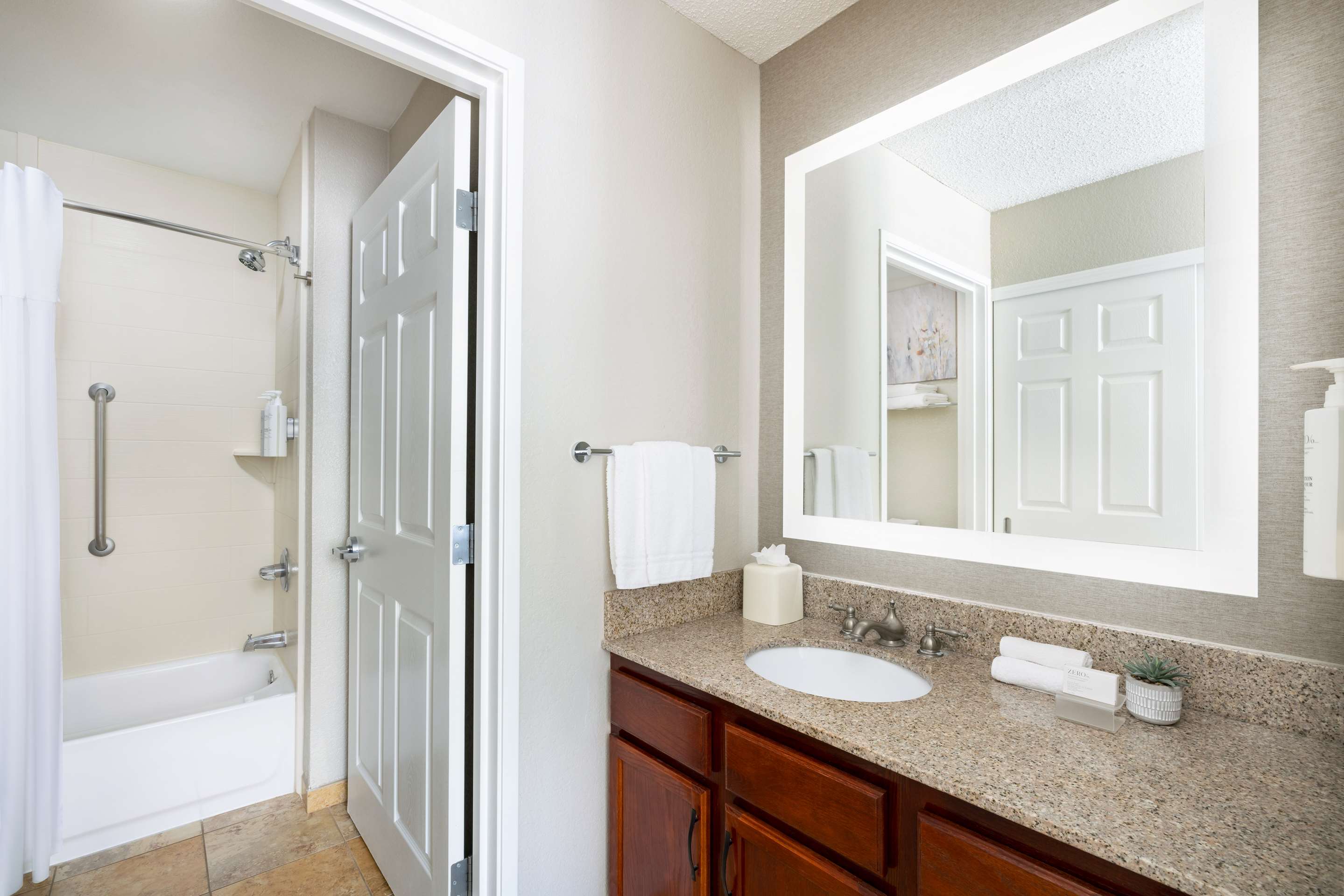 Guest room bath