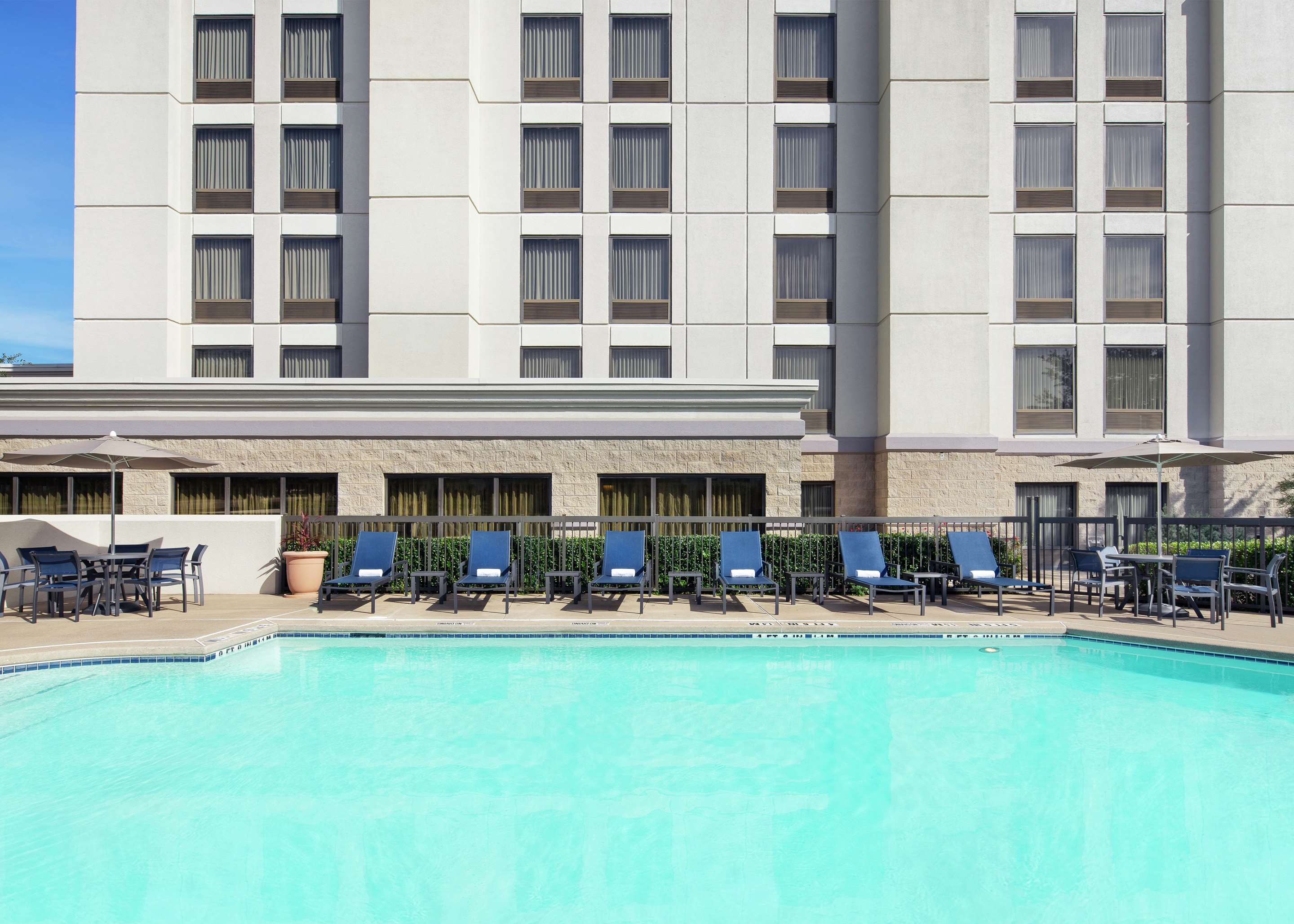 Pool | Hampton Inn Dallas-Irving-Las Colinas