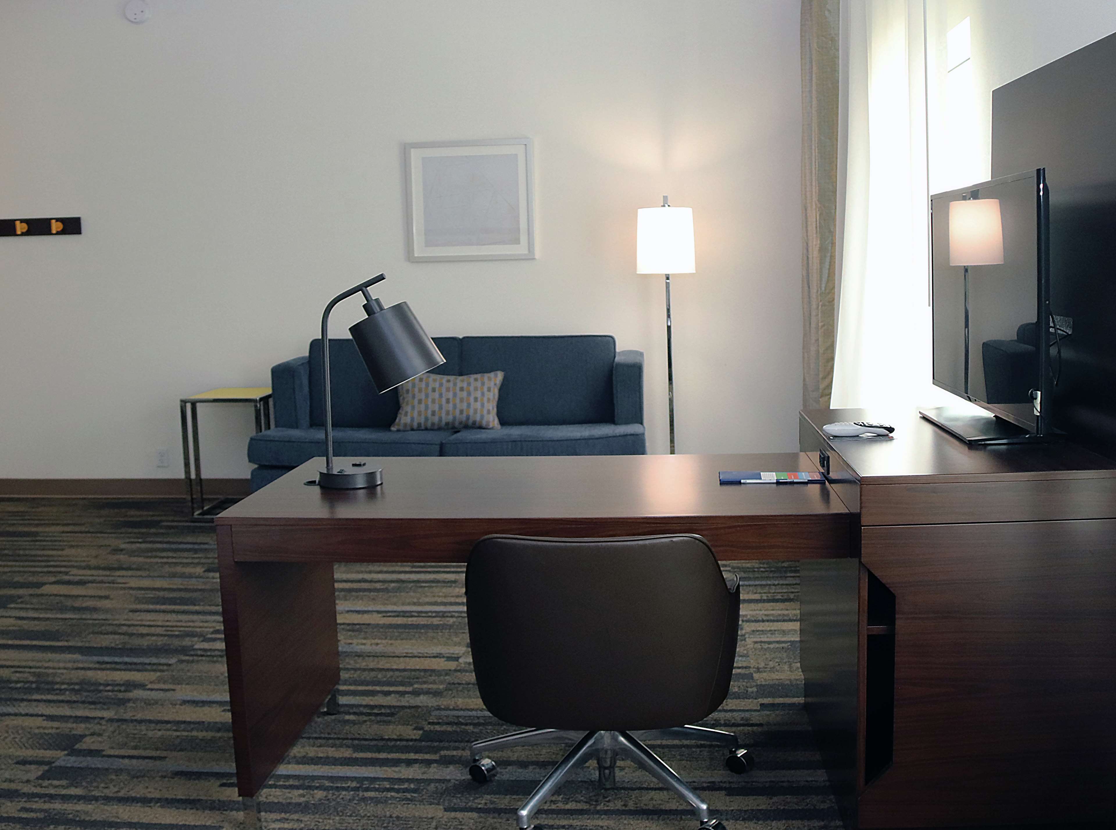 Hampton Inn & Suites by Hilton Stephenville Room Type - 1KNG STUDIO WHIRLPL NOSMOK