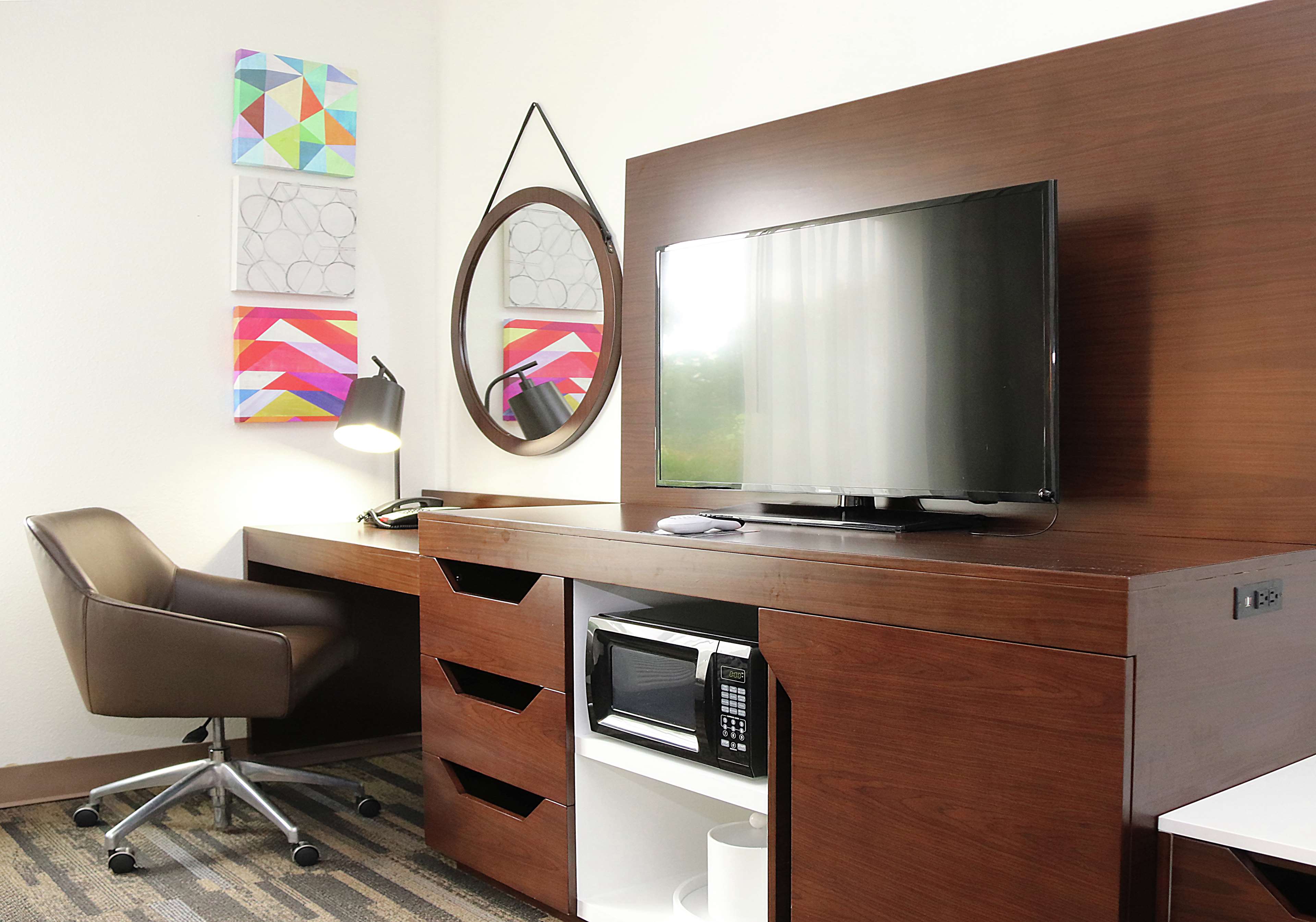 Hampton Inn & Suites by Hilton Stephenville Room Type - 1KING BED DELUXE RM NOSMOK
