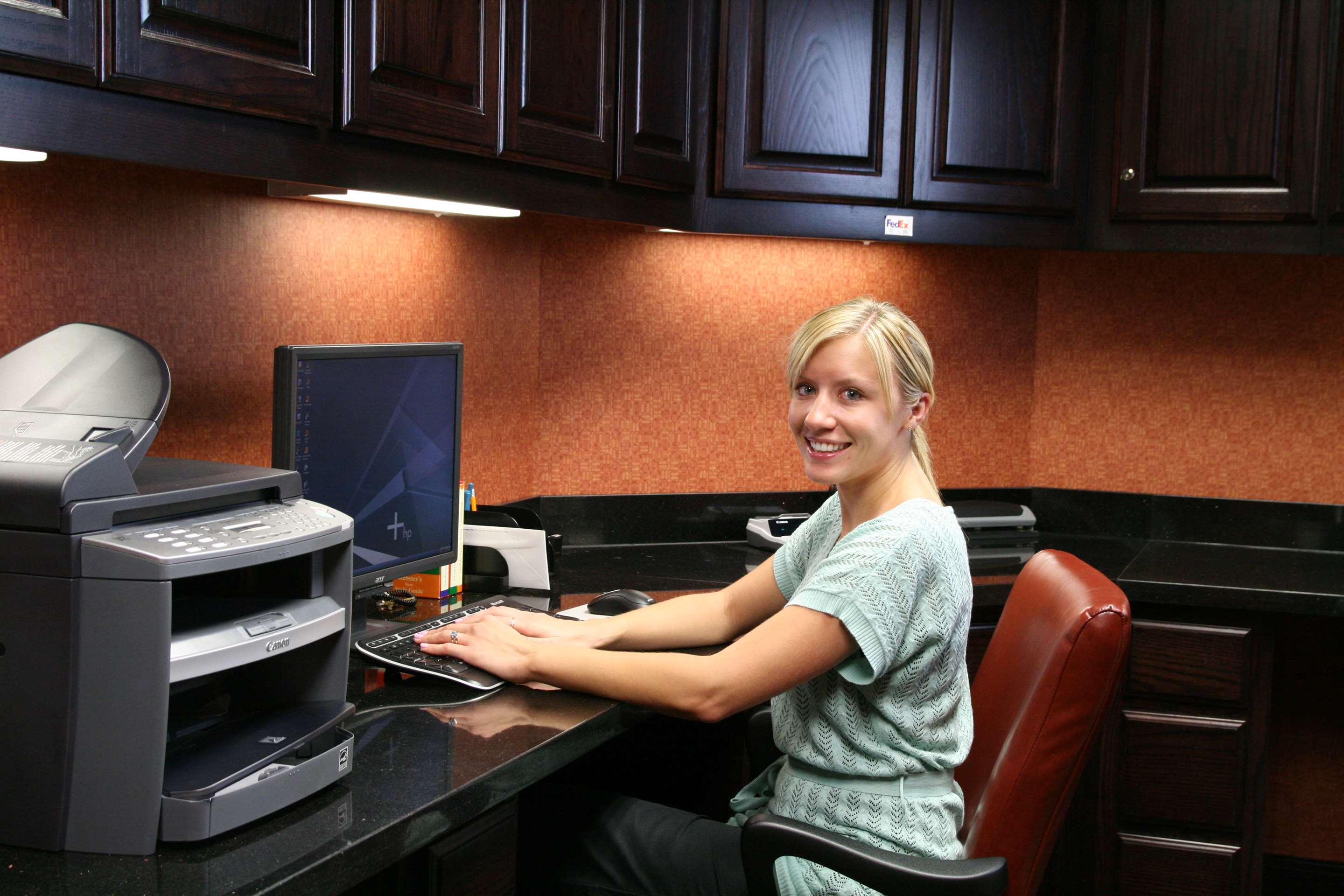Business Center | Hampton Inn & Suites Dallas/Lewisville-Vista Ridge Mall, TX