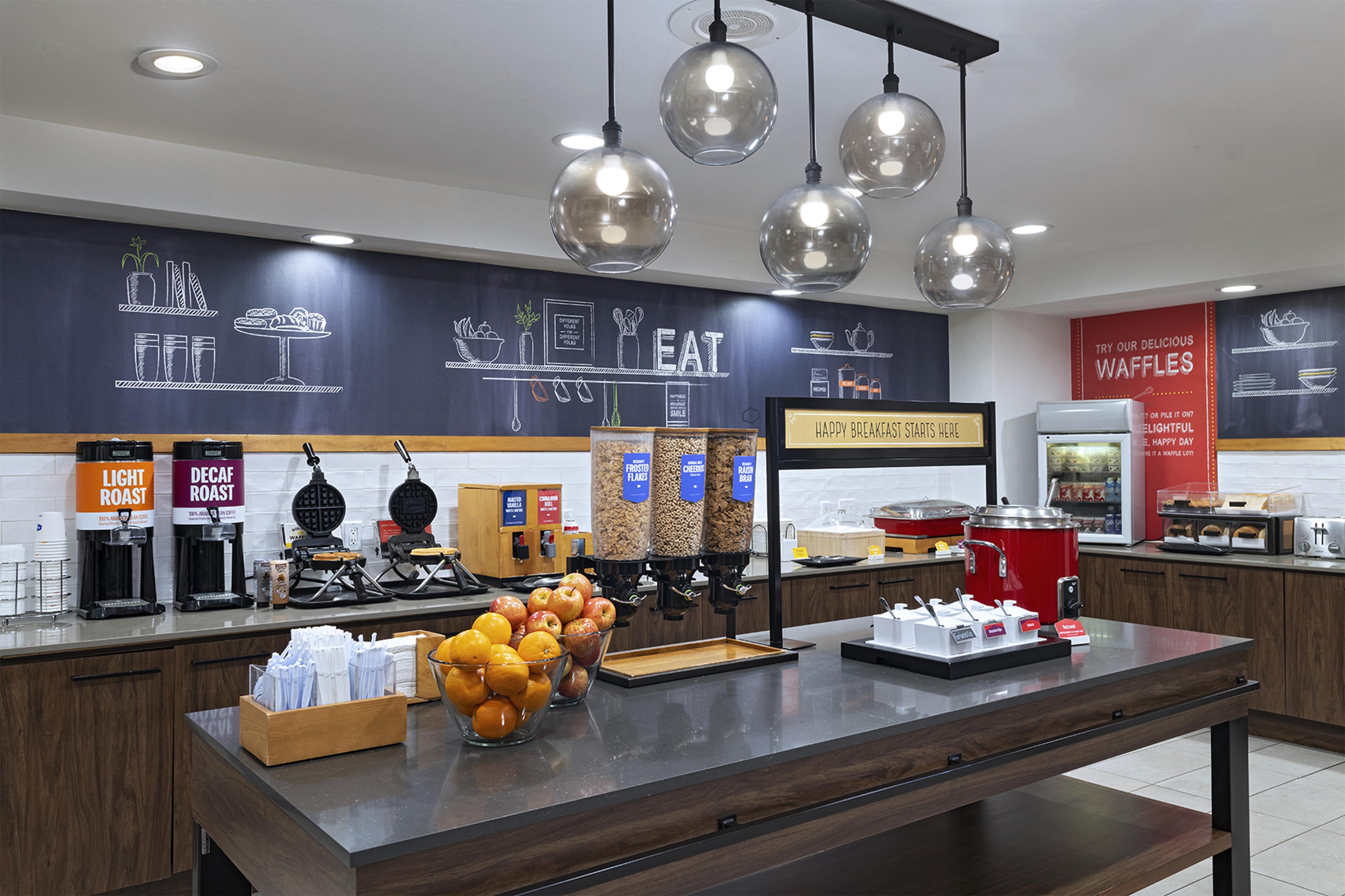 Breakfast Area | Hampton Inn & Suites Dallas/Lewisville-Vista Ridge Mall, TX