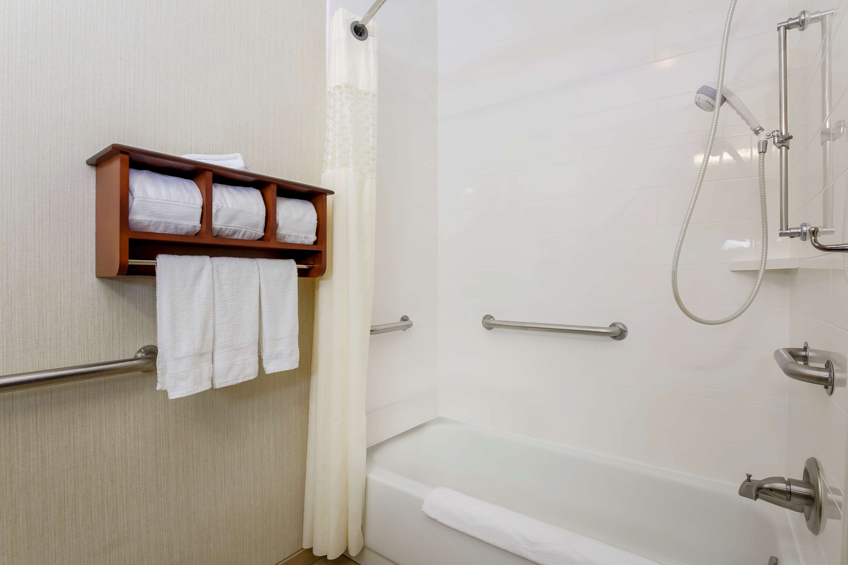 Reception | Hampton Inn Dayton/Fairborn