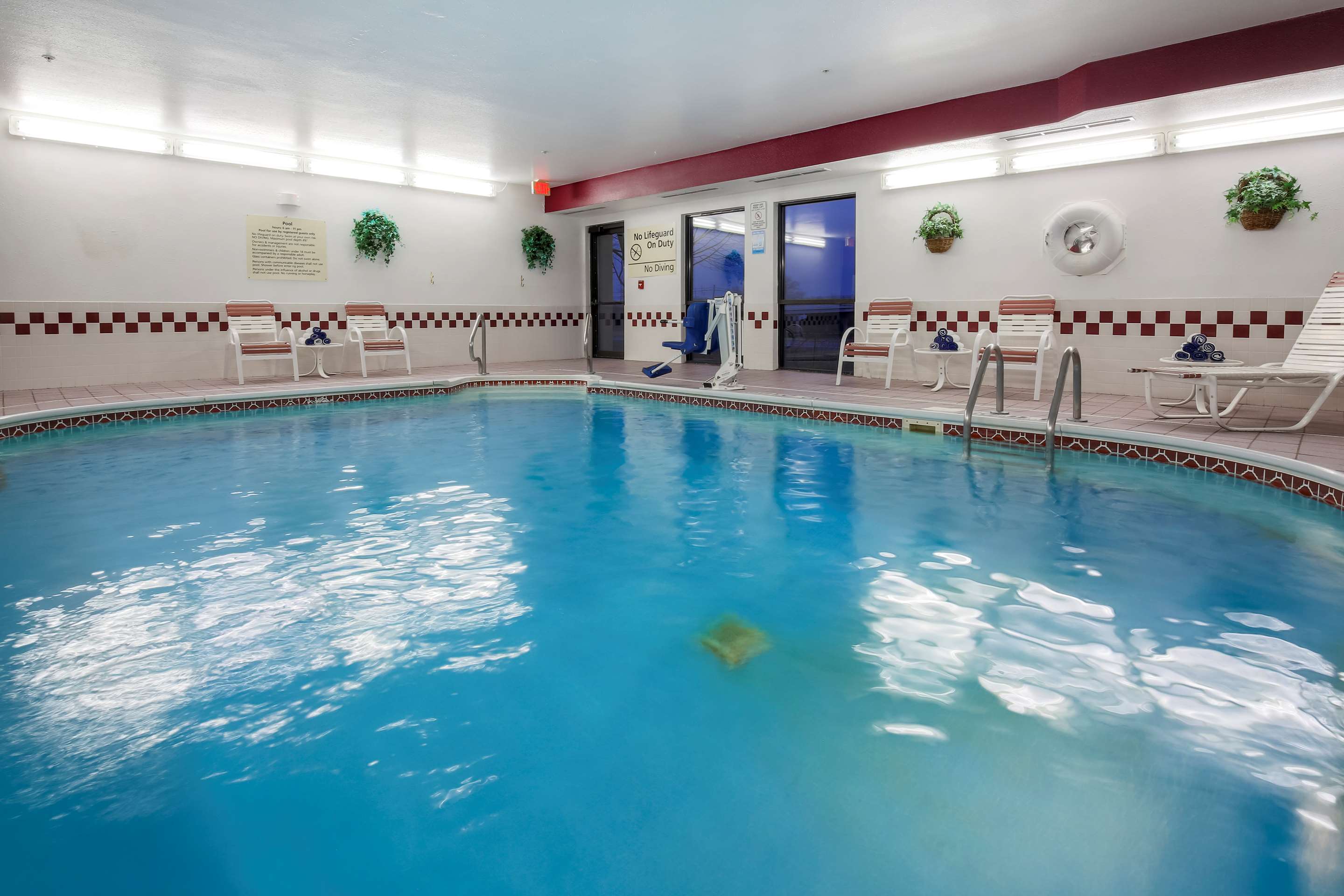 Pool | Hampton Inn Dayton/Fairborn